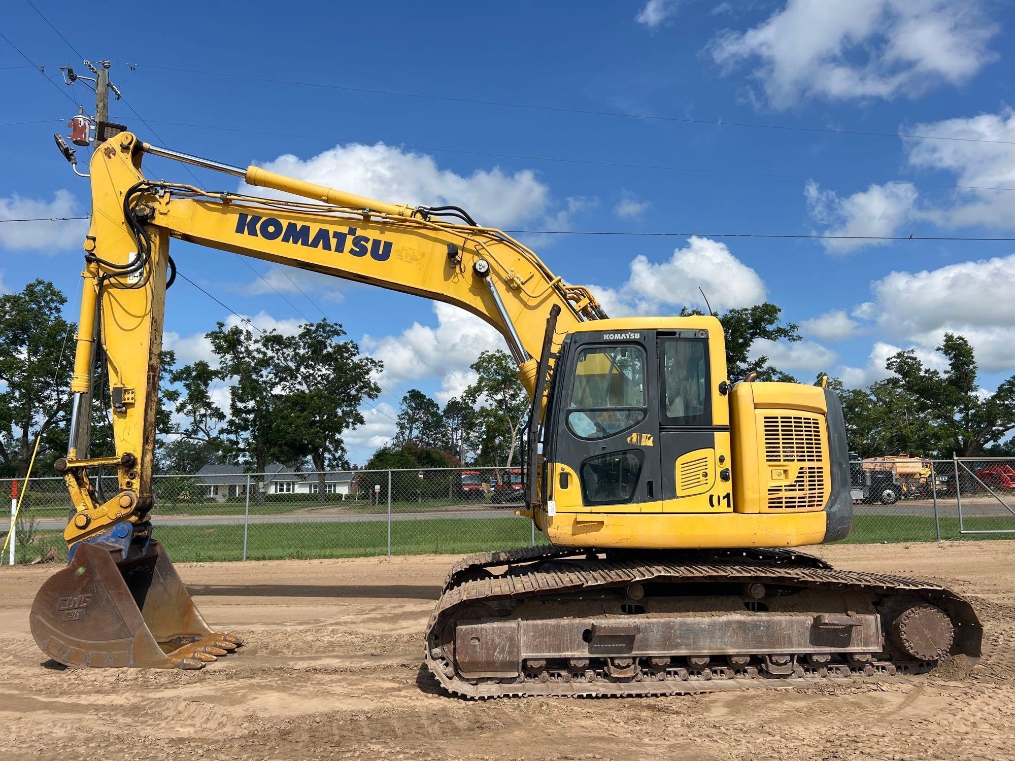 2017 KOMATSU PC228USLC-10 EXCAVATOR (A51246)