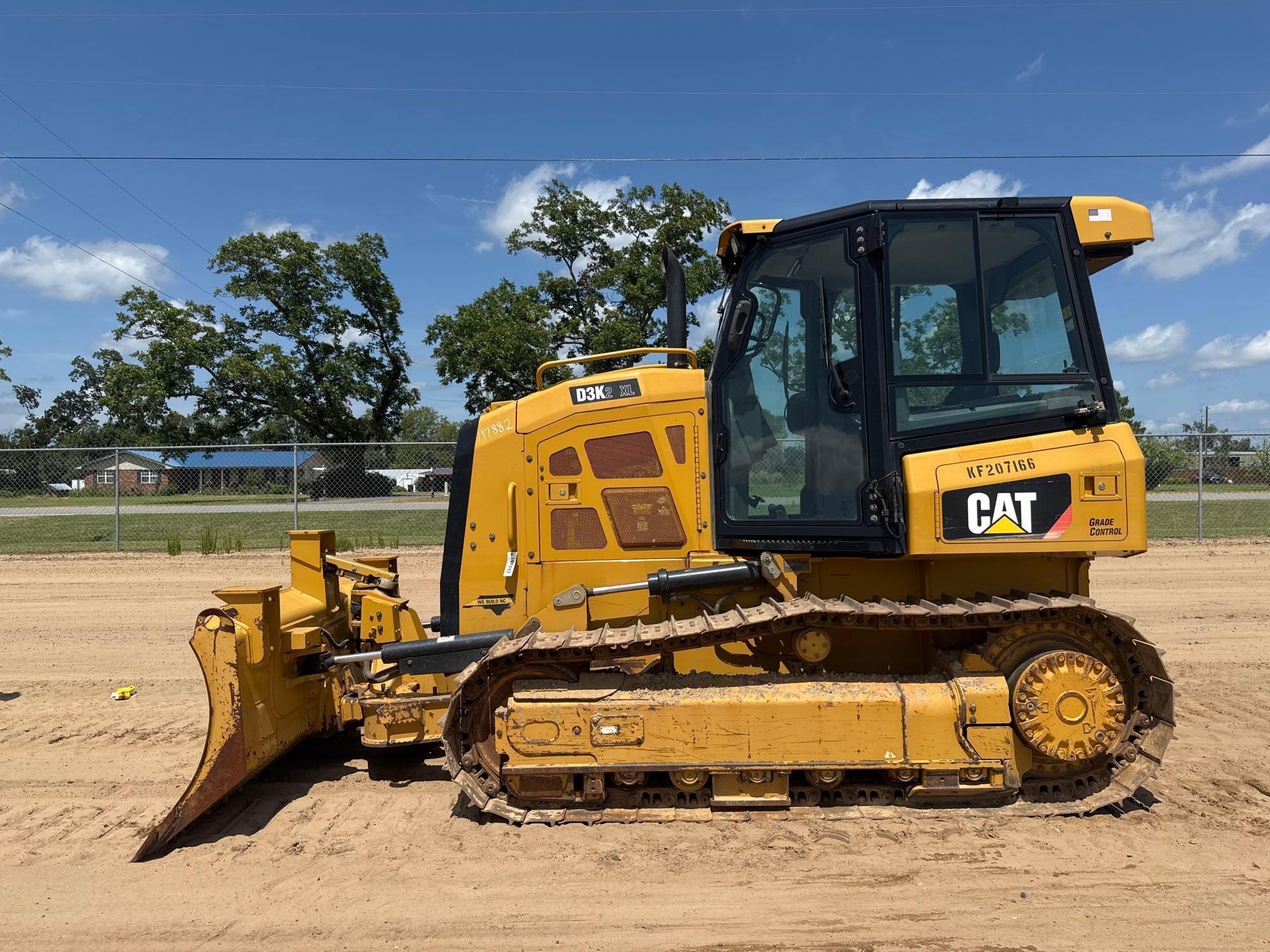 CATERPILLAR D3K2 XL CRAWLER DOZER (A51242)