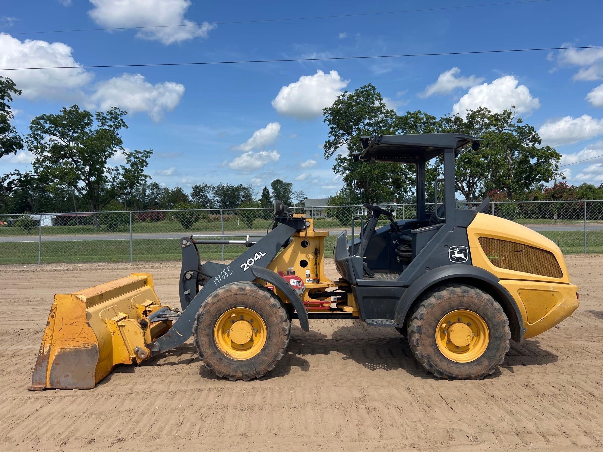 JOHN DEERE 204L WHEEL LOADER (A51242)