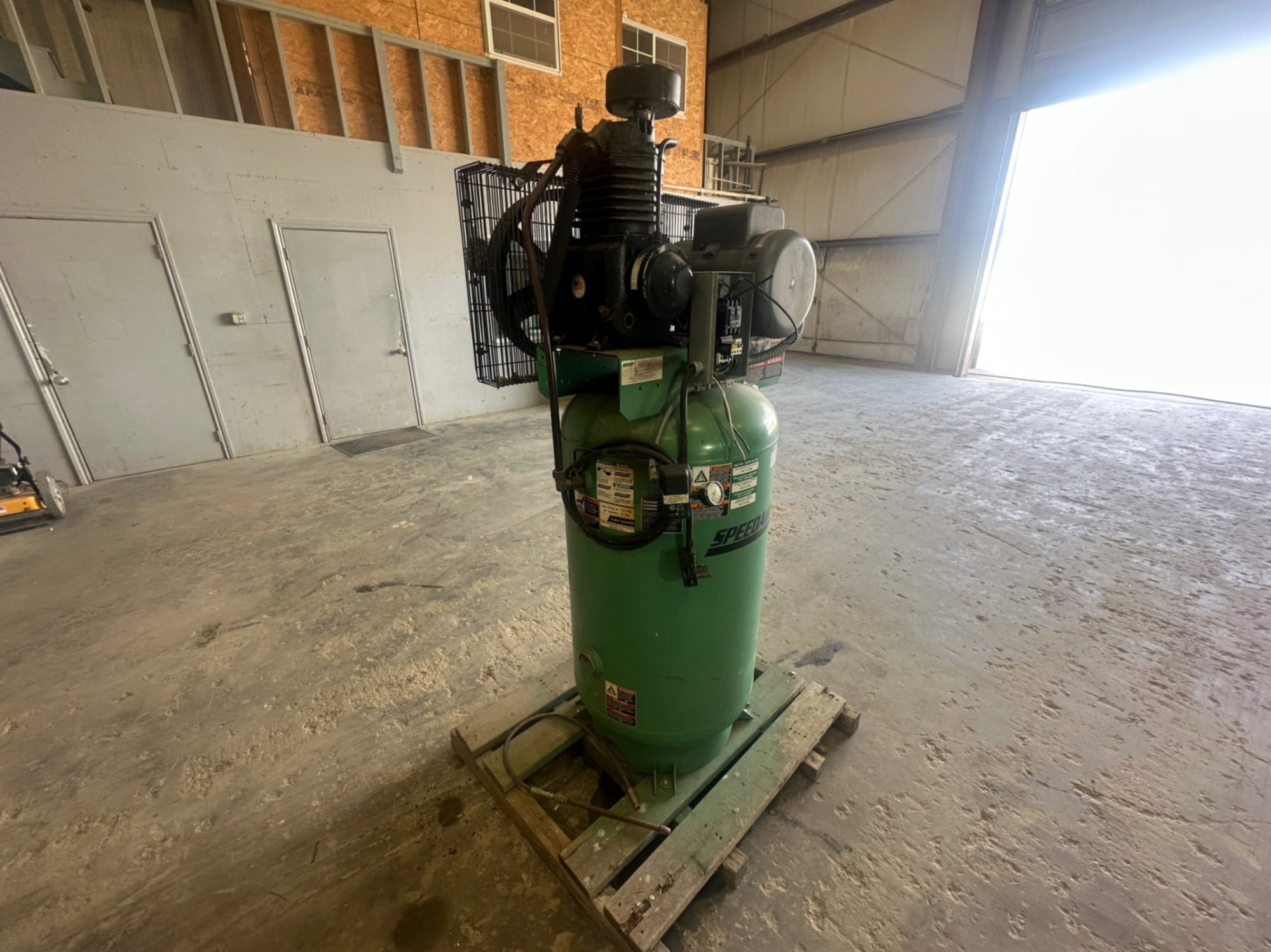 AIR COMPRESSOR (A55745)