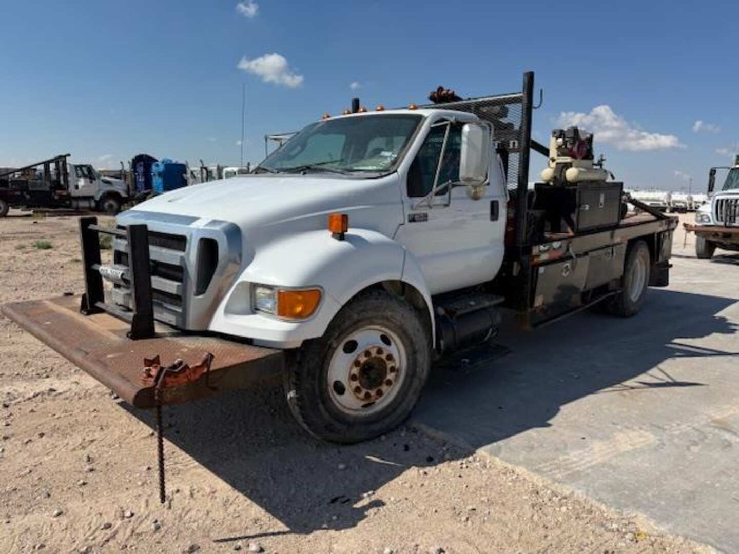 2012 FORD F650 ROUSTABOUT (A52472)