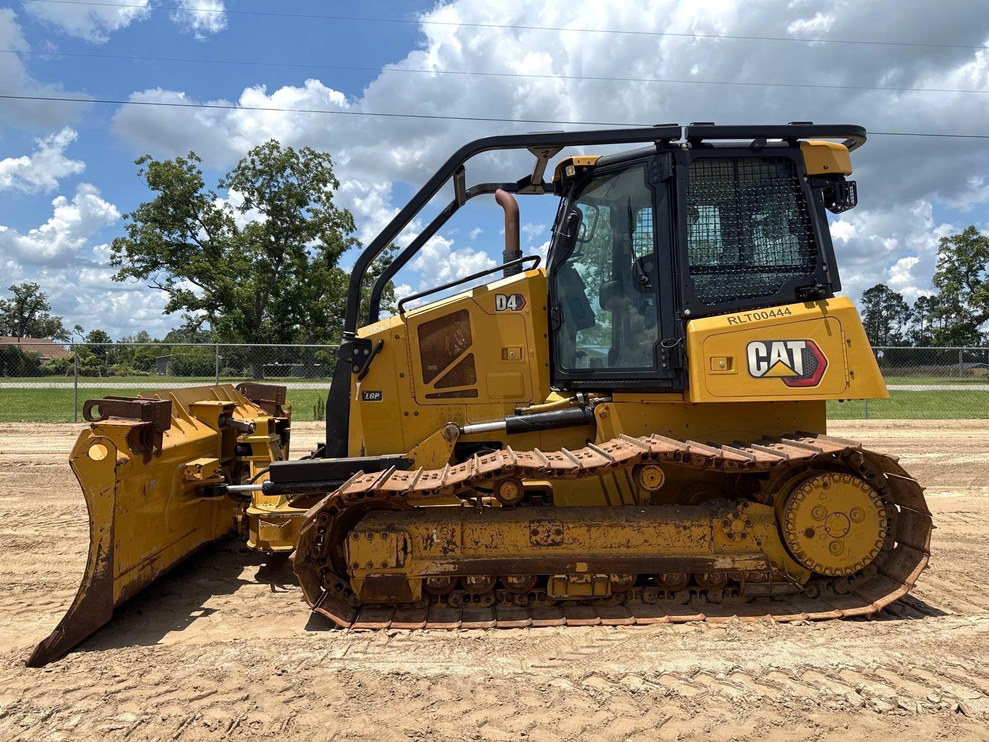 2022 CATERPILLAR D4 LGP CRAWLER DOZER (A51246)