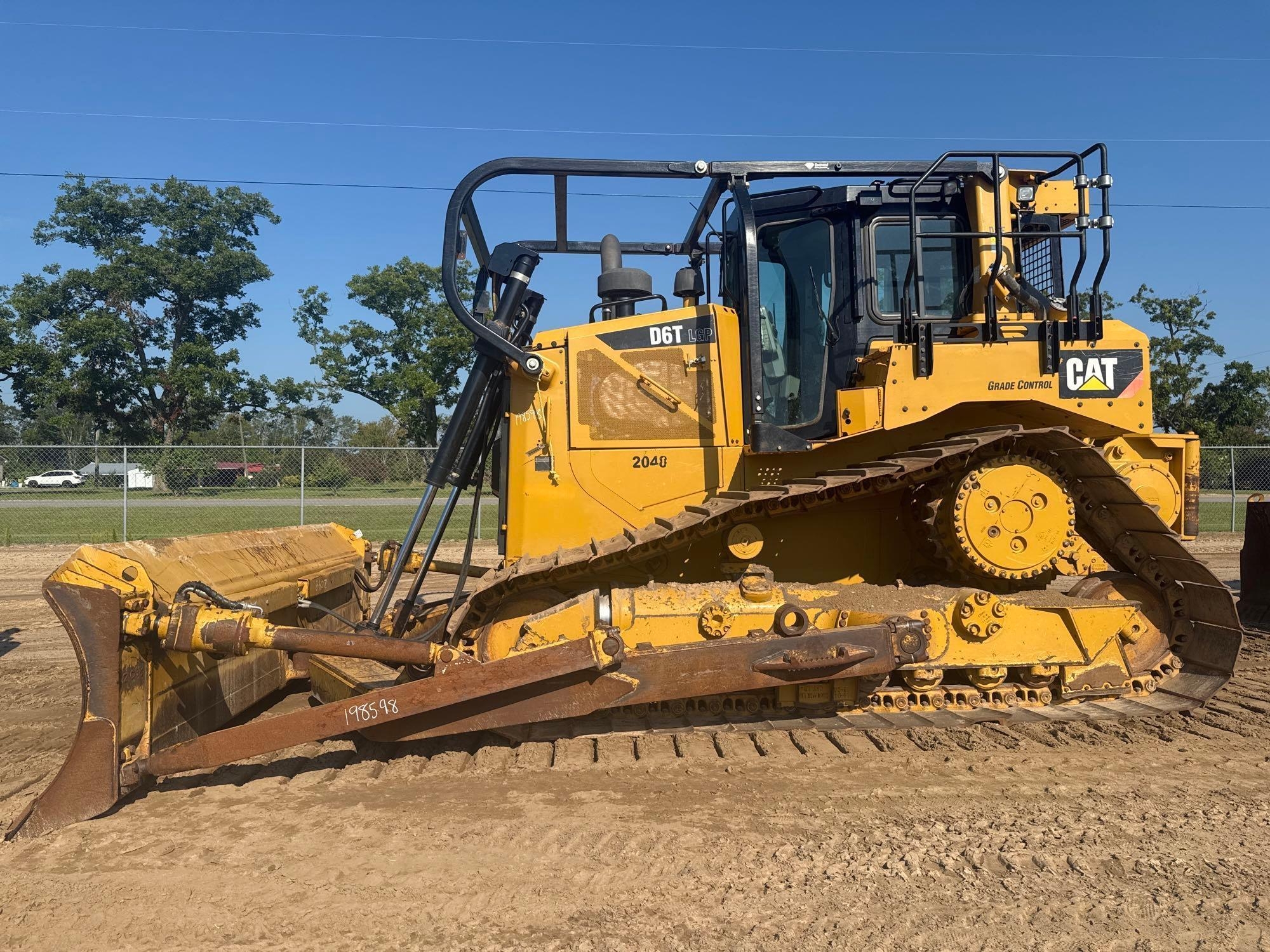2017 CATERPILLAR D6T LGP HI TRACK CRAWLER DOZER (A51246)