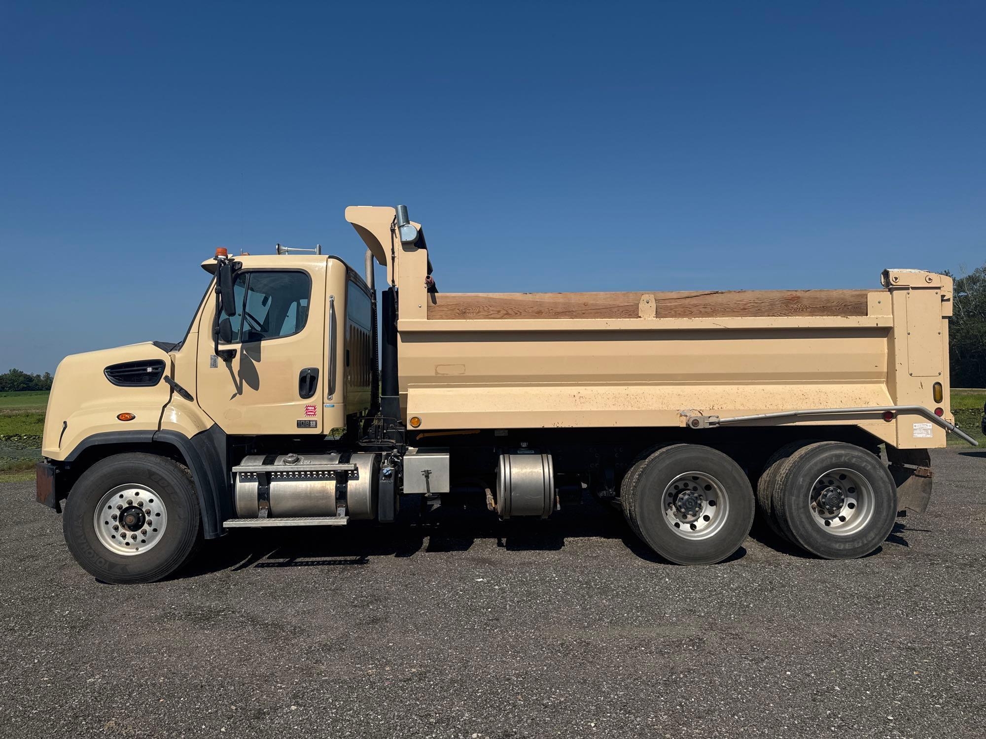 2019 FREIGHTLINER 108SD DUMP TRUCK (A51406)