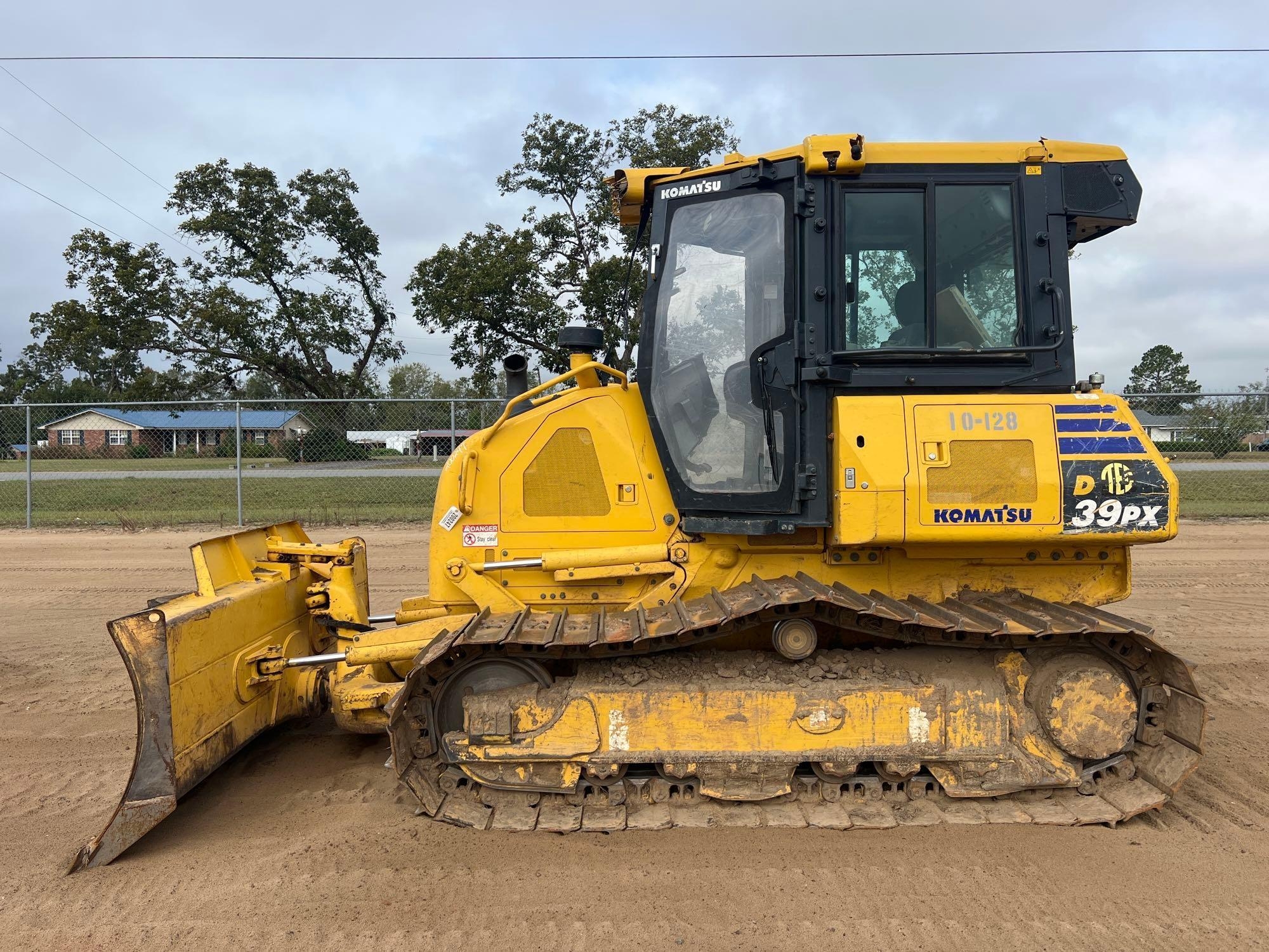 2021 KOMATSU D39PX-24 CRAWLER DOZER (A52705)