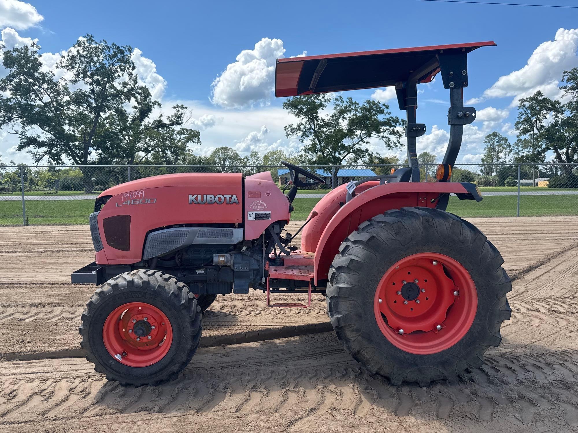 KUBOTA L4600 TRACTOR (A51243)