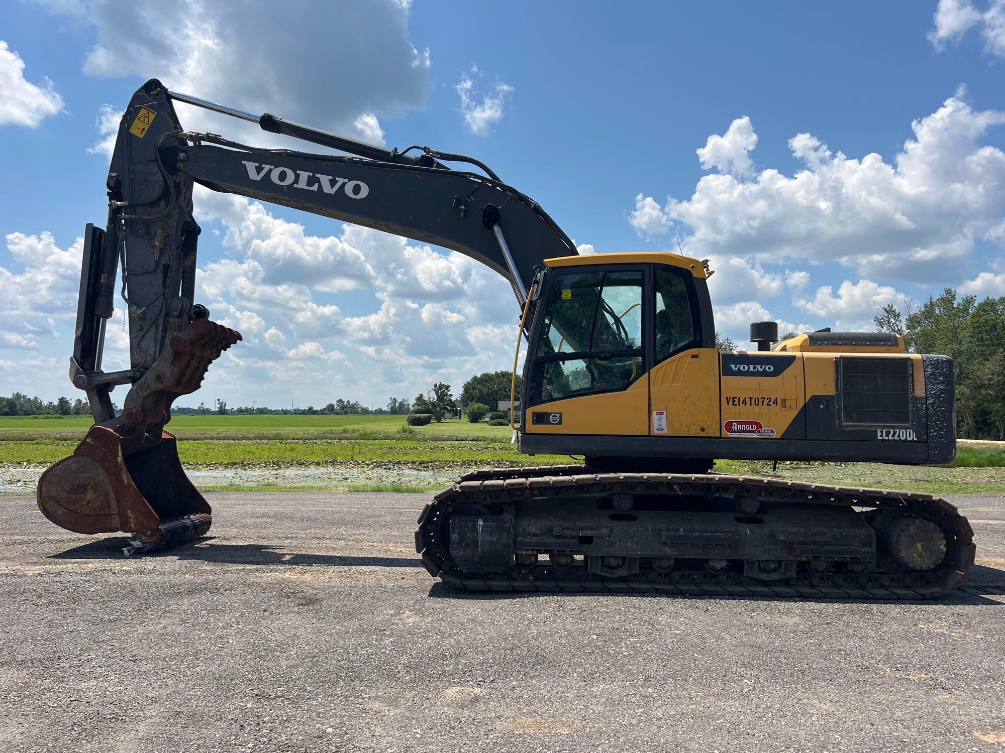 2014 VOLVO EC220 DL EXCAVATOR (A51406)