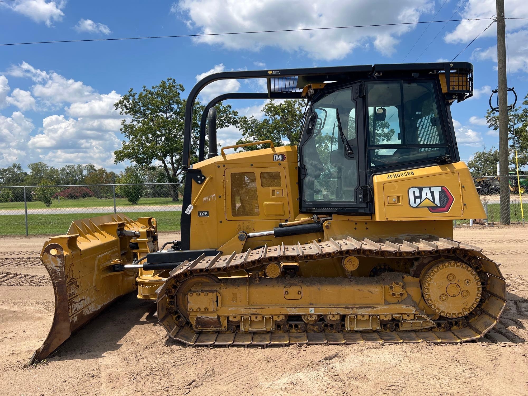 2021 CATERPILLAR D4 LGP CRAWLER DOZER (A51246)