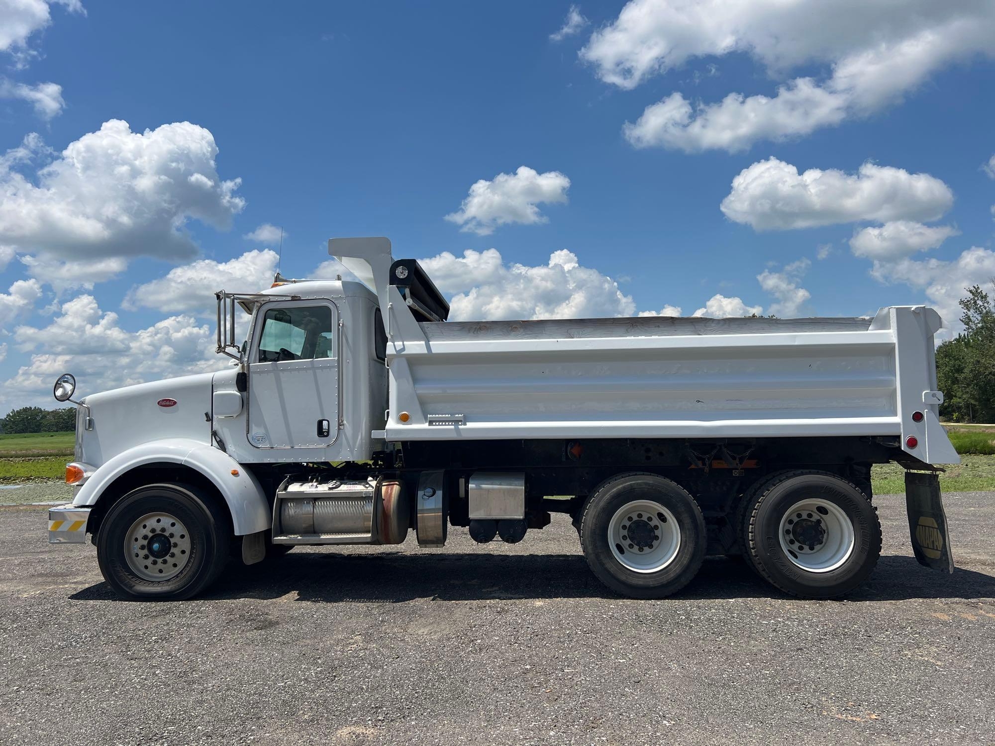 2013 PETERBILT 365 T/A DUMP TRUCK (A51406)
