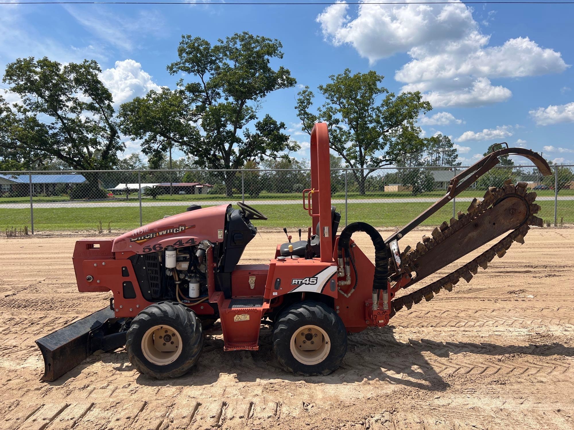 2014 DITCH WITCH RT45 RIDE ON TRENCHER (A51246)