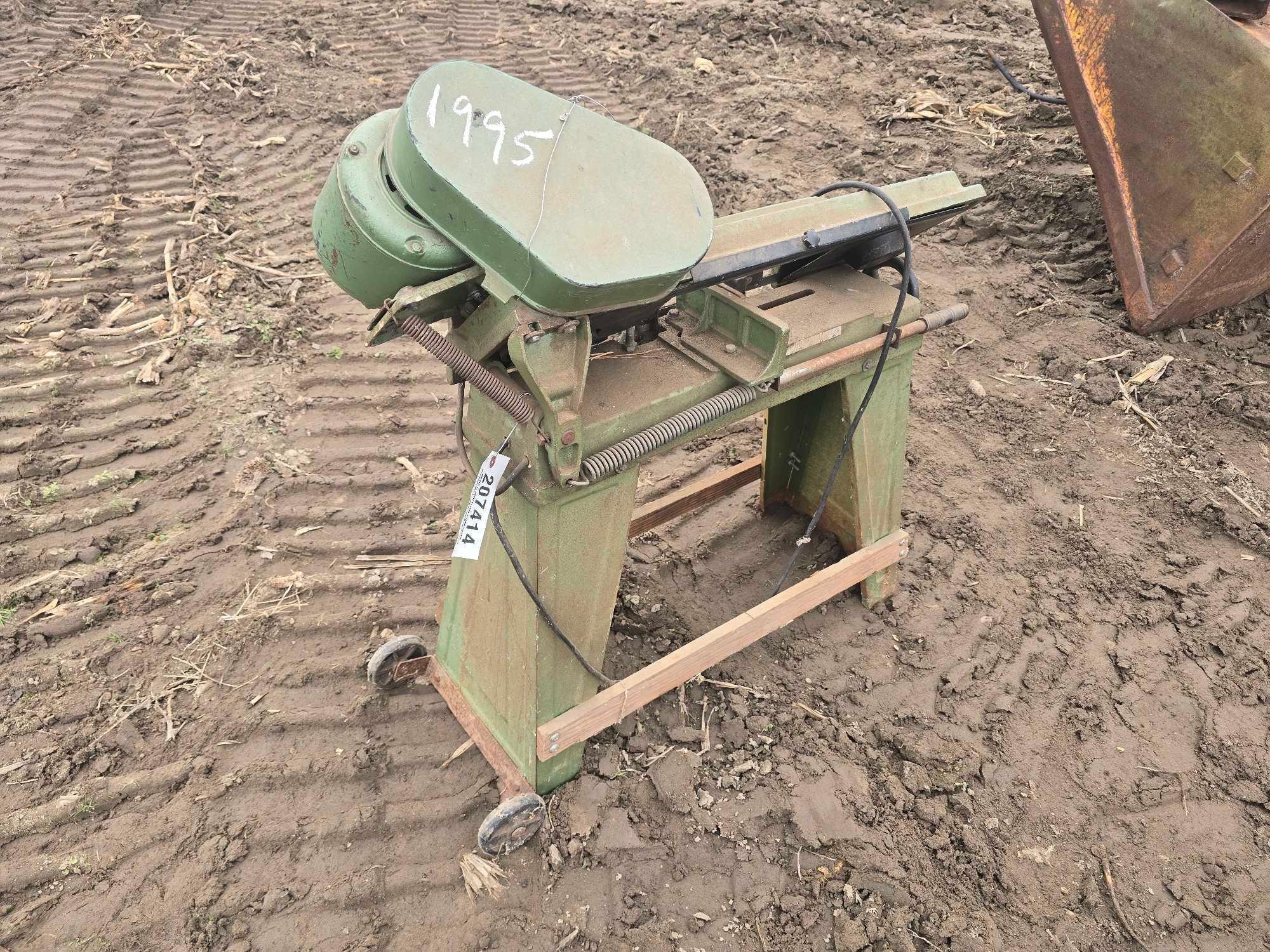 US PORTABLE BAND SAW (A58374)