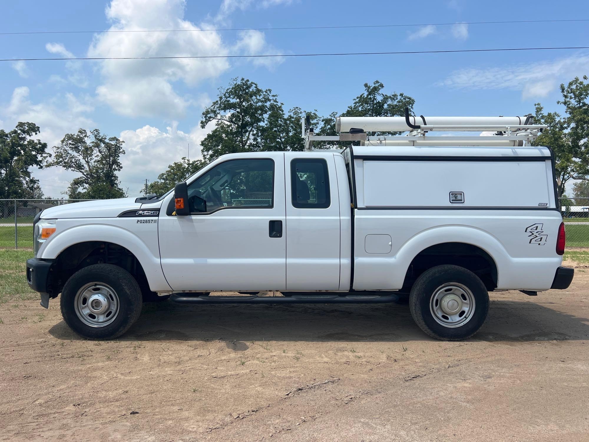 2016 FORD F250 XL SUPER DUTY EXTENDED CAB TRUCK (A51247)