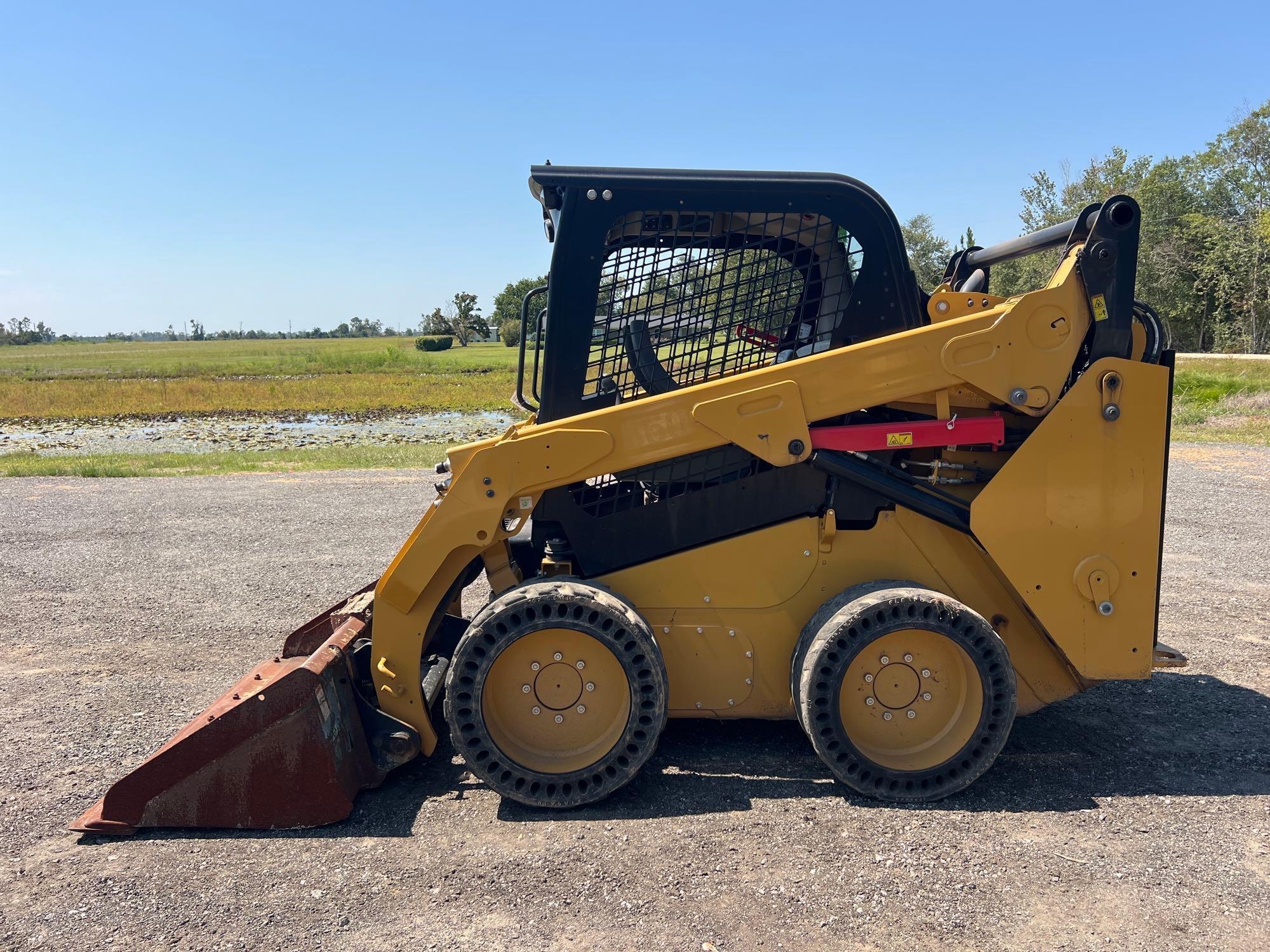2022 CATERPILLAR 242D3 SKID STEER (A51406)