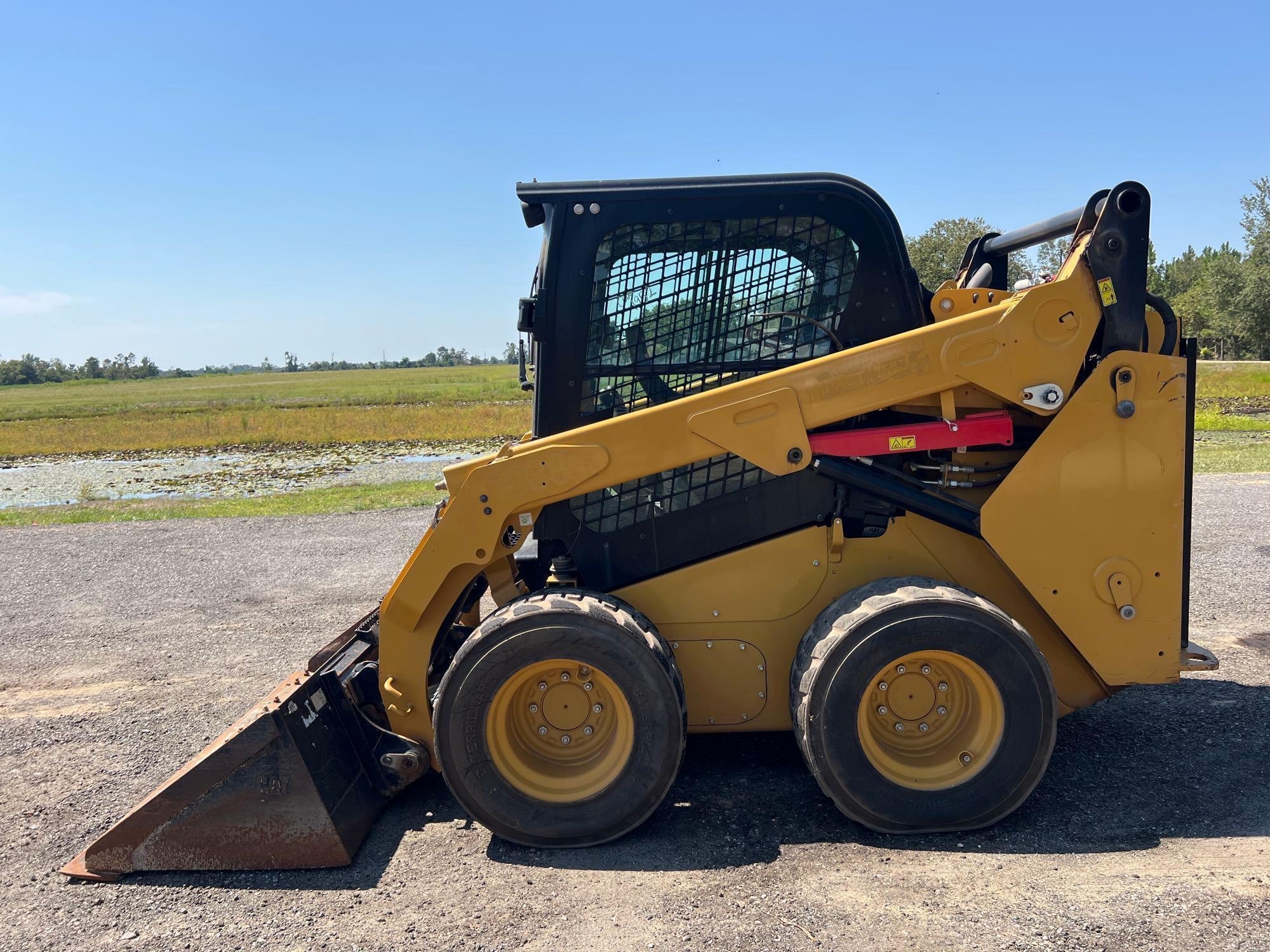 2022 CATERPILLAR 242D3 SKID STEER (A51406)