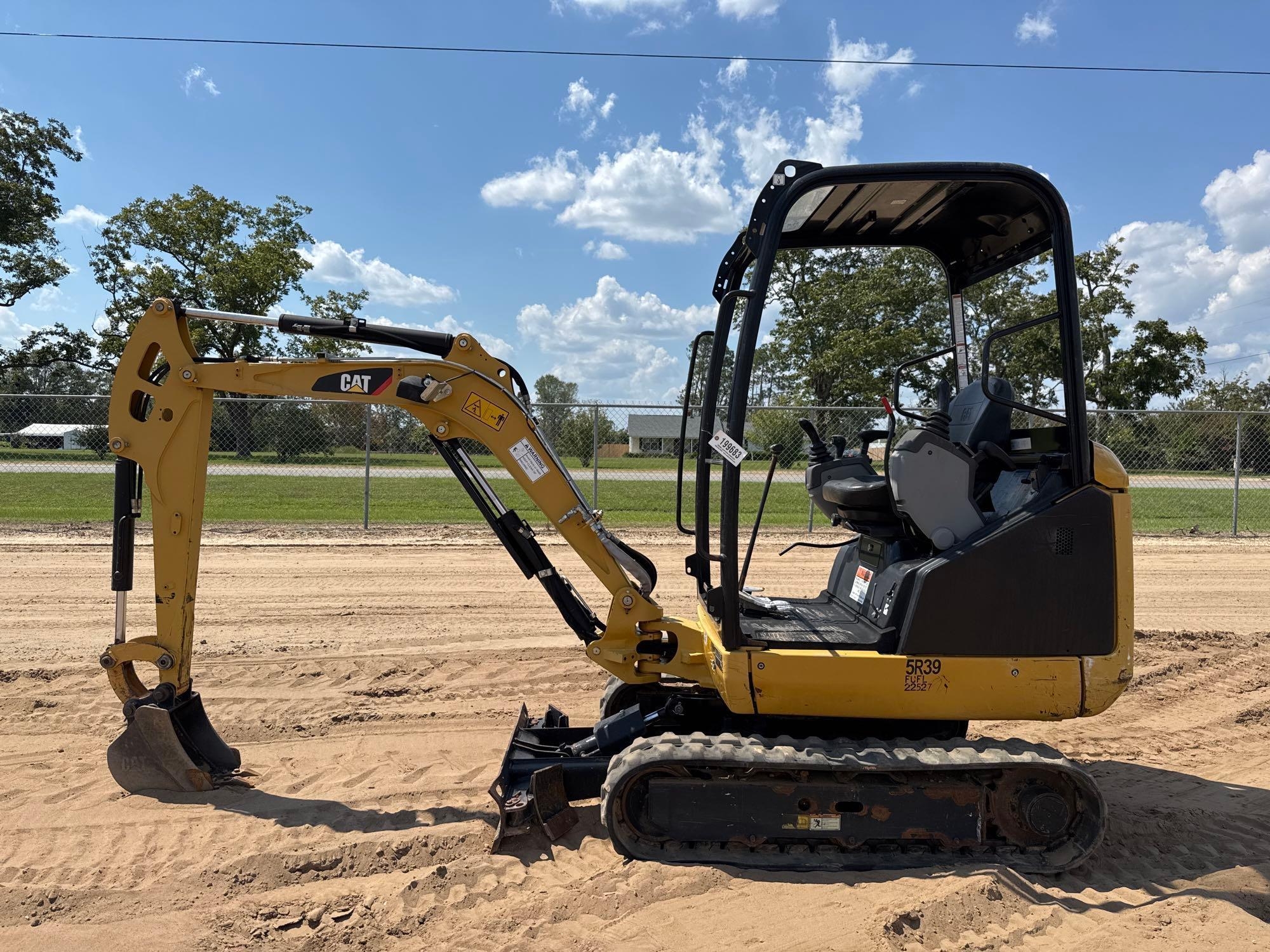 2018 CATERPILLAR 301.7D EXCAVATOR (A51246)