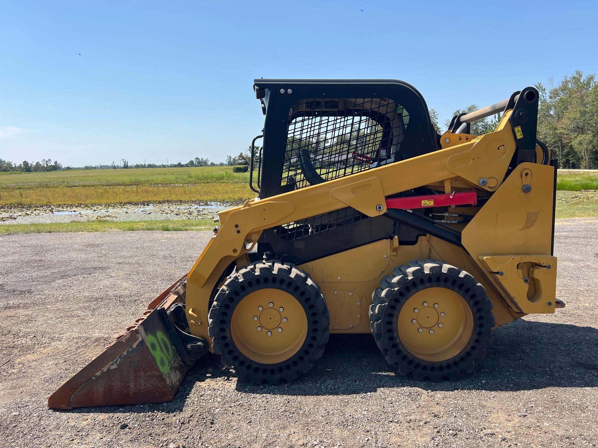 2021 CATERPILLAR 242D3 SKID STEER (A51406)