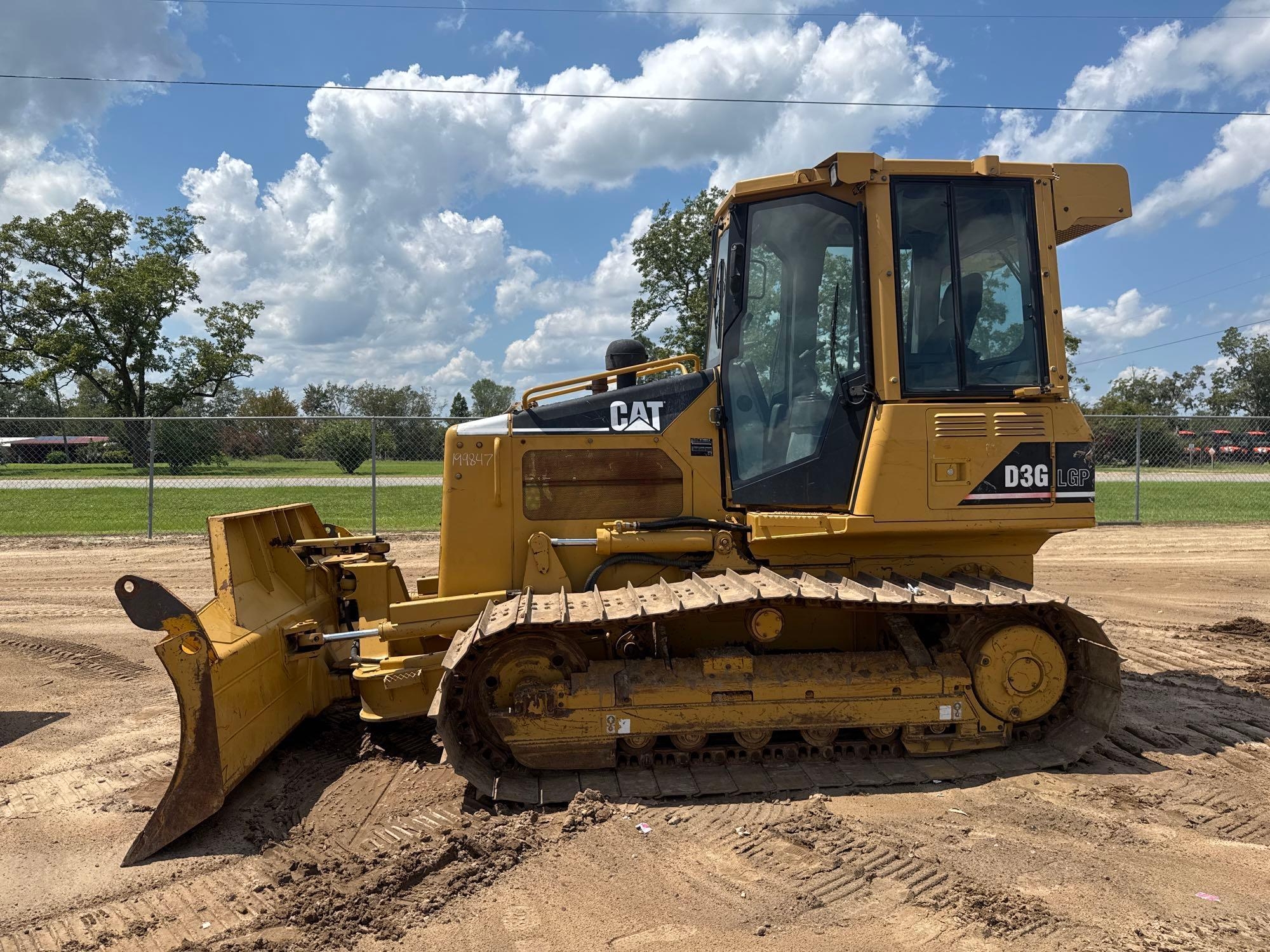 2005 CATERPILLAR D3G LGP CRAWLER DOZER (A51246)
