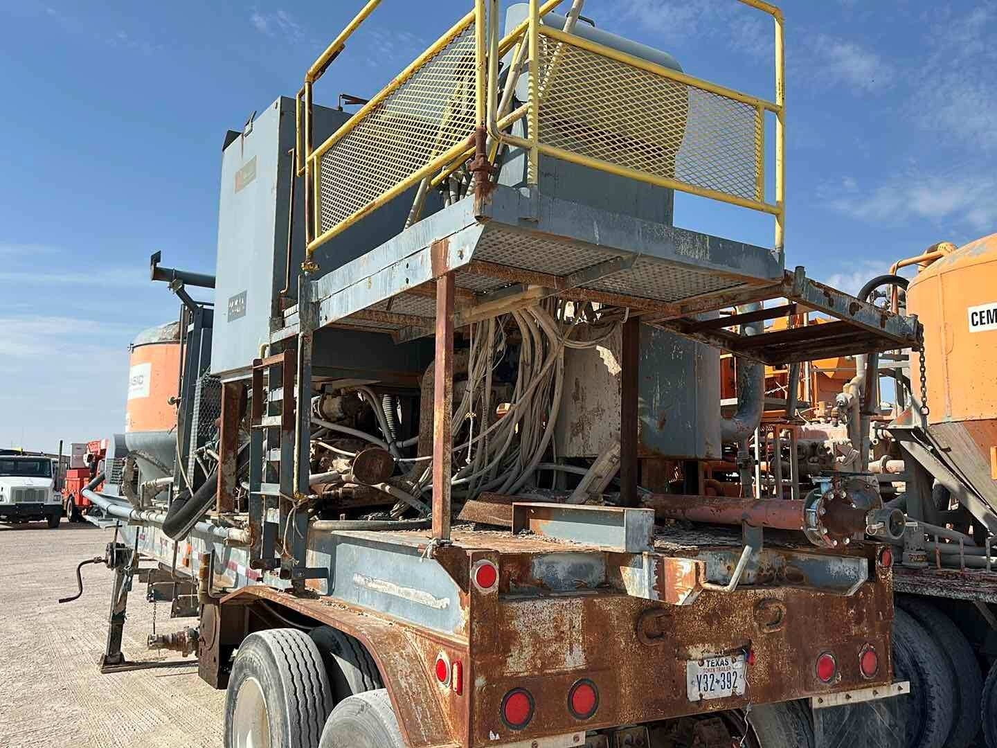 1982 TANDEM AXLE CEMENT MIXING TRAILER (A50854)