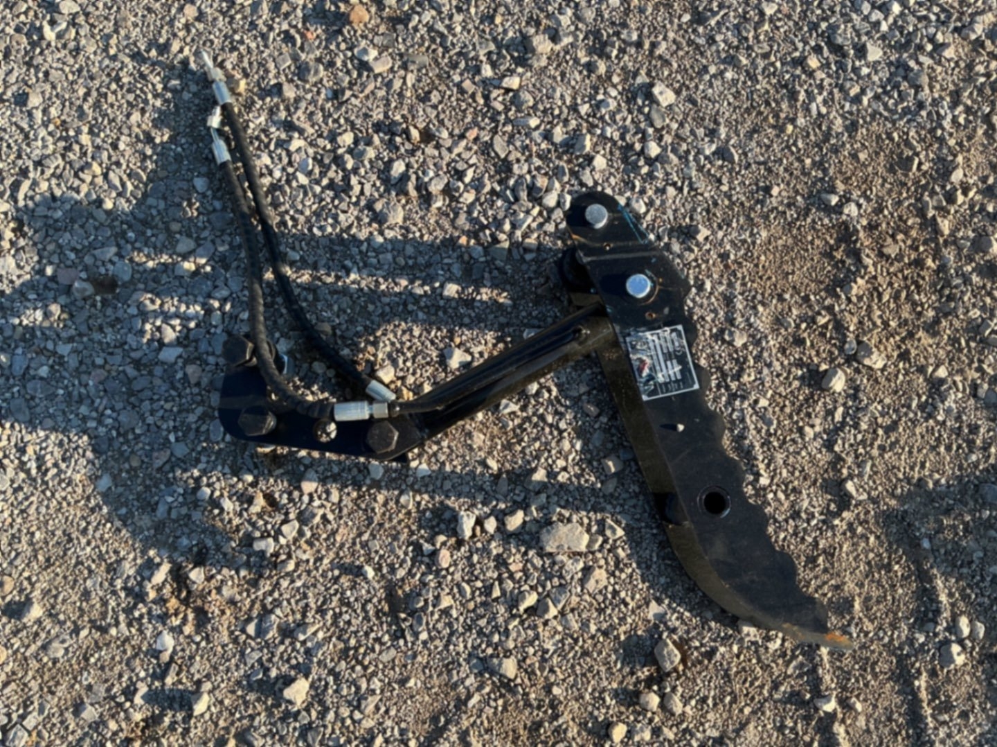 HYDRAULIC THUMB CLAMP FOR MINI EXCAVATOR (A58216)