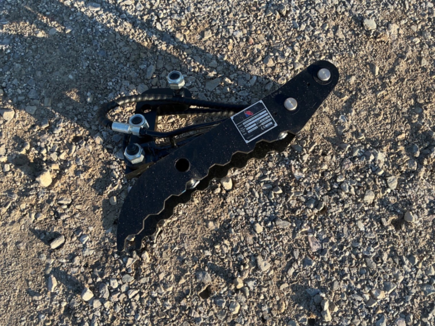 HYDRAULIC THUMB CLAMP FOR MINI EXCAVATOR (A58216)