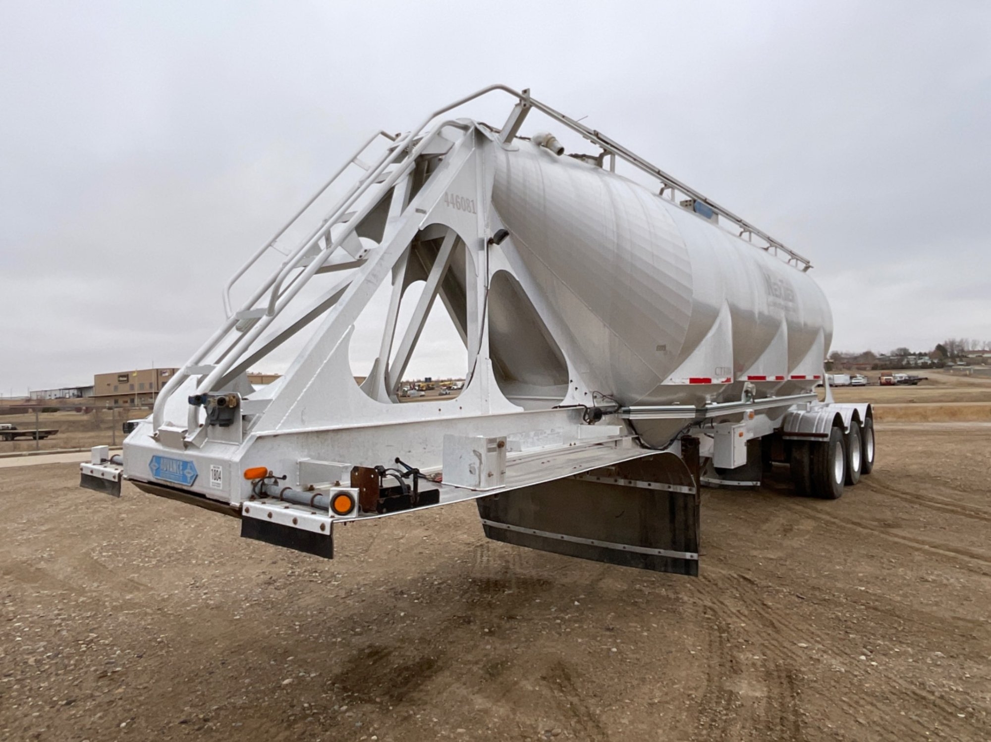 2006 ADVANCE ENGINEERED PRODUCTS PNEUMATIC TRAILER (A45333)