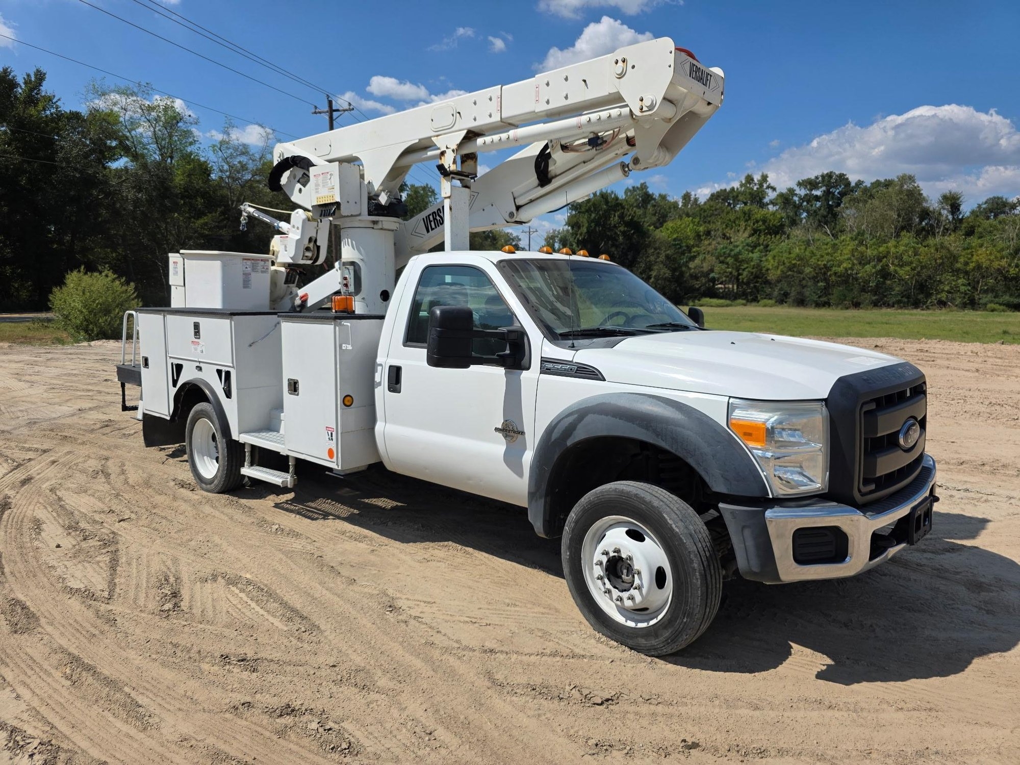2015 Ford F550 Bucket Truck - Versalift VST47 Boom - Powerstroke Diesel - Automatic - 4X4 (A55302)
