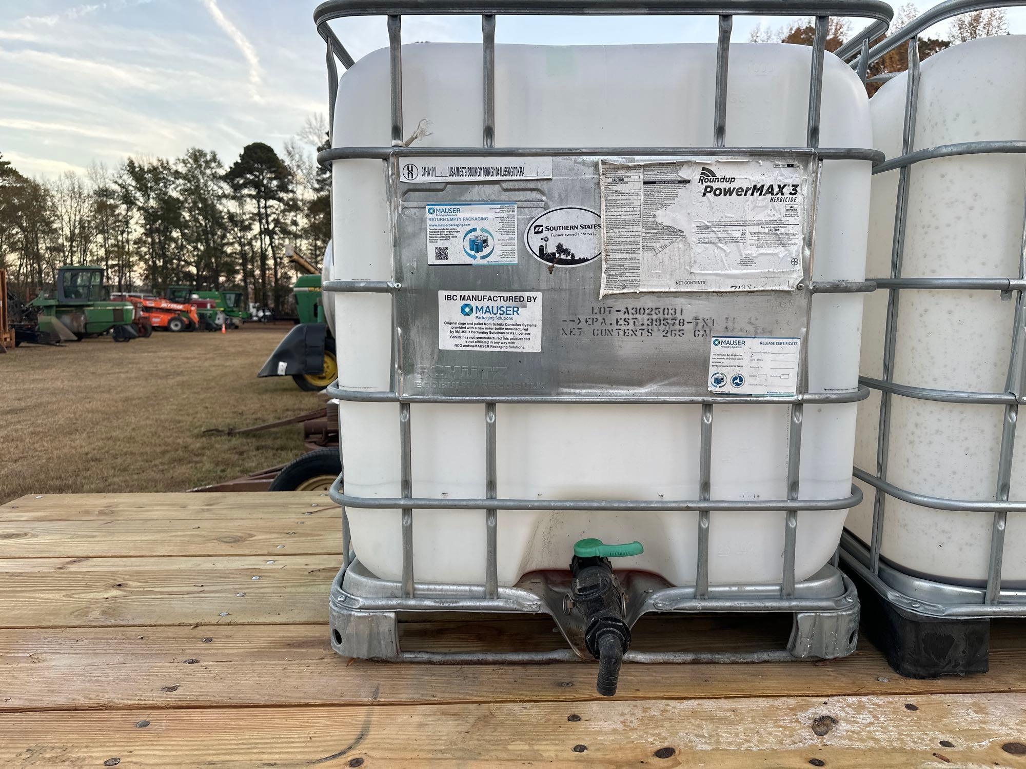 POLY TOTE W/ WIRE CAGE & PALLET (A52708)