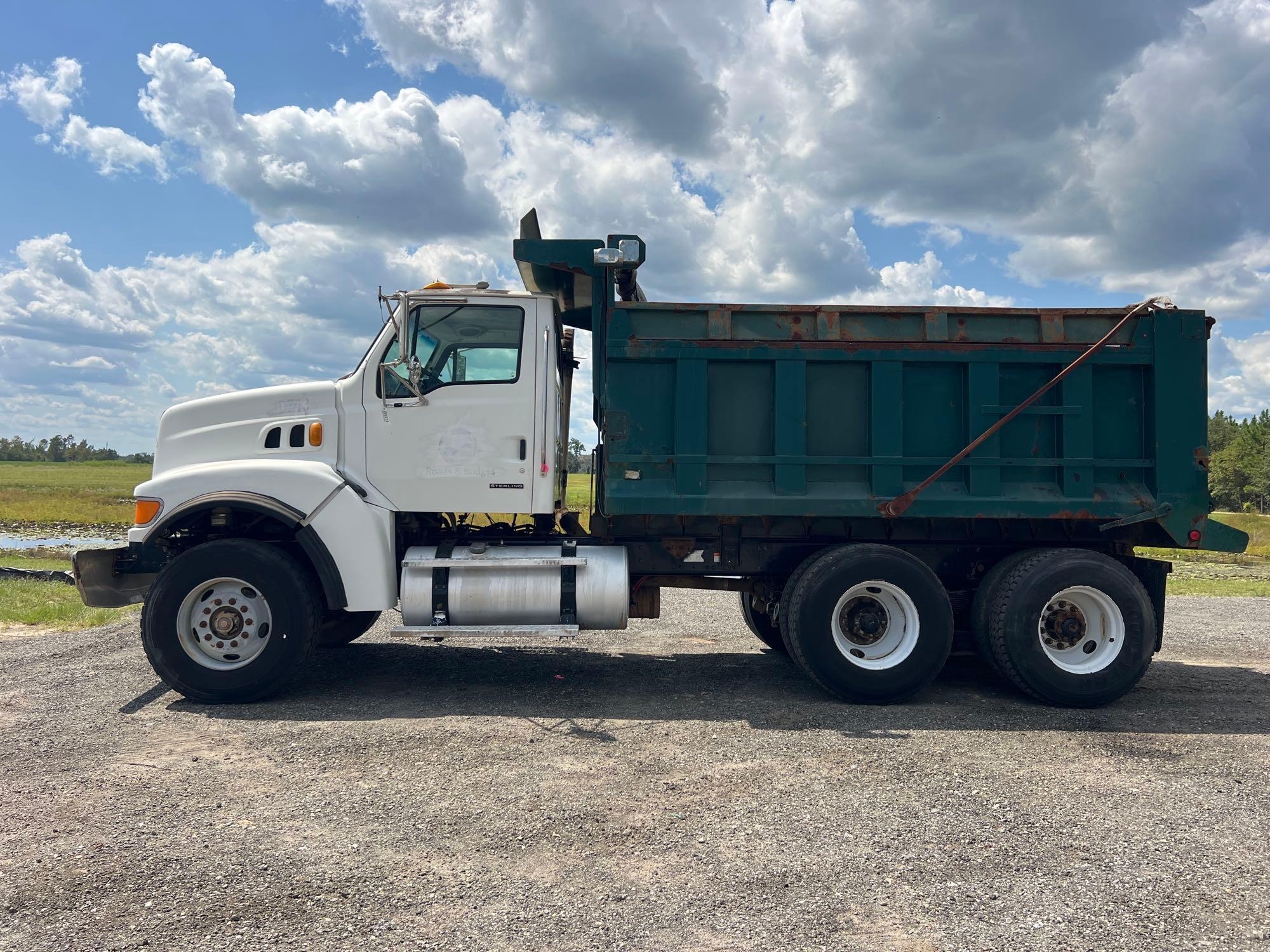 2007 STERLING T/A DUMP TRUCK (A51406)