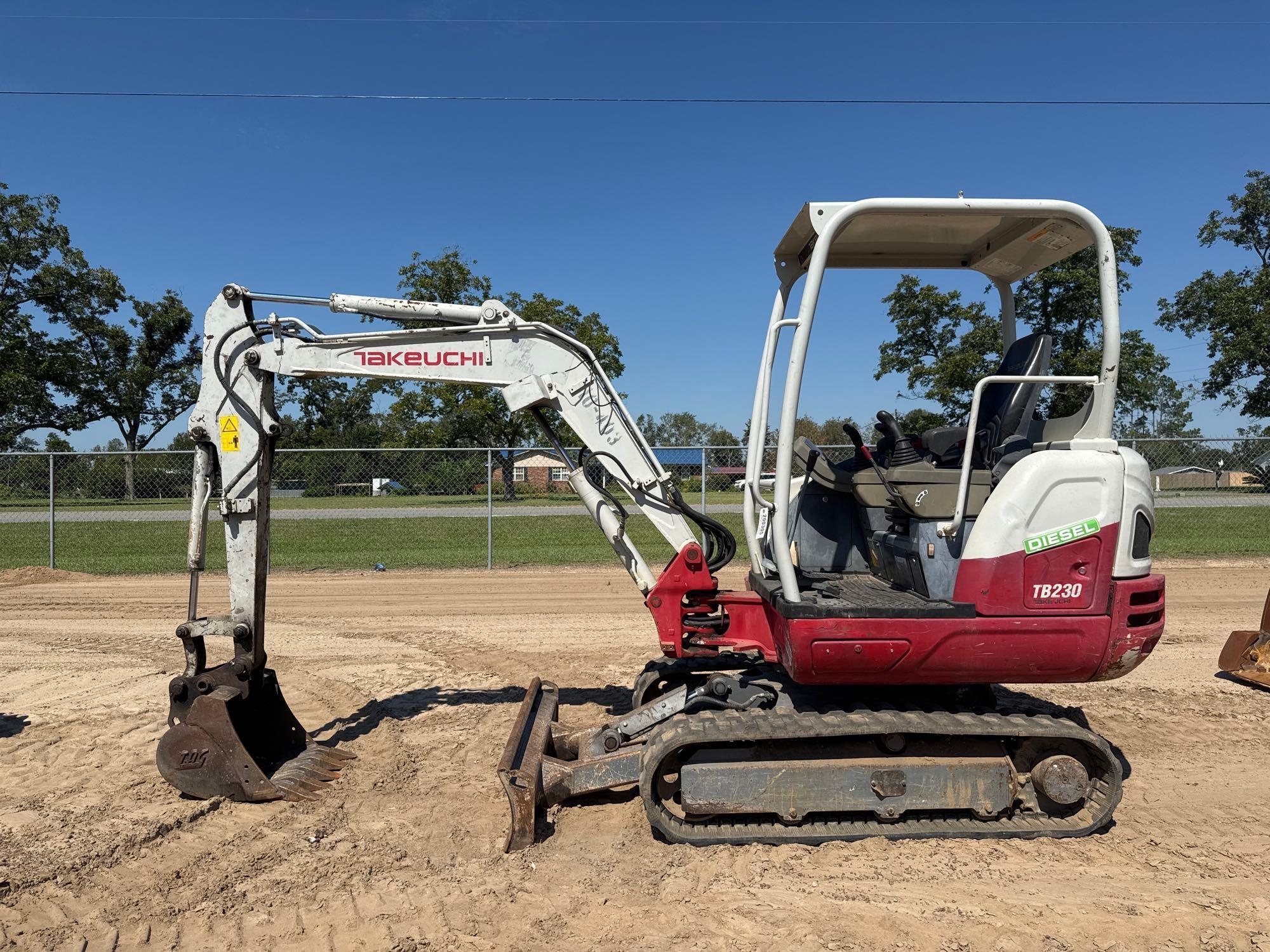 2019 TAKEUCHI TB230 EXCAVATOR (A51246)