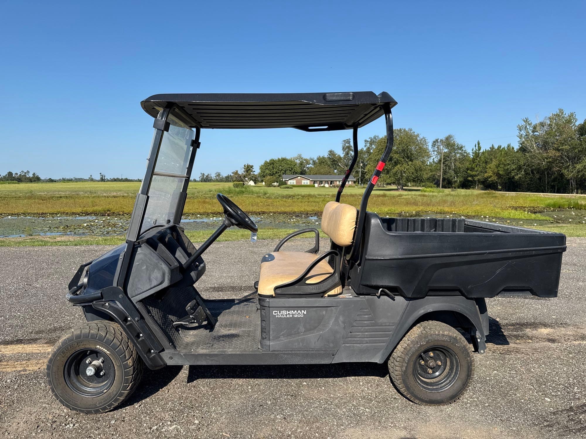CUSHMAN HAULER 1200 GAS GOLF CART (A51406)