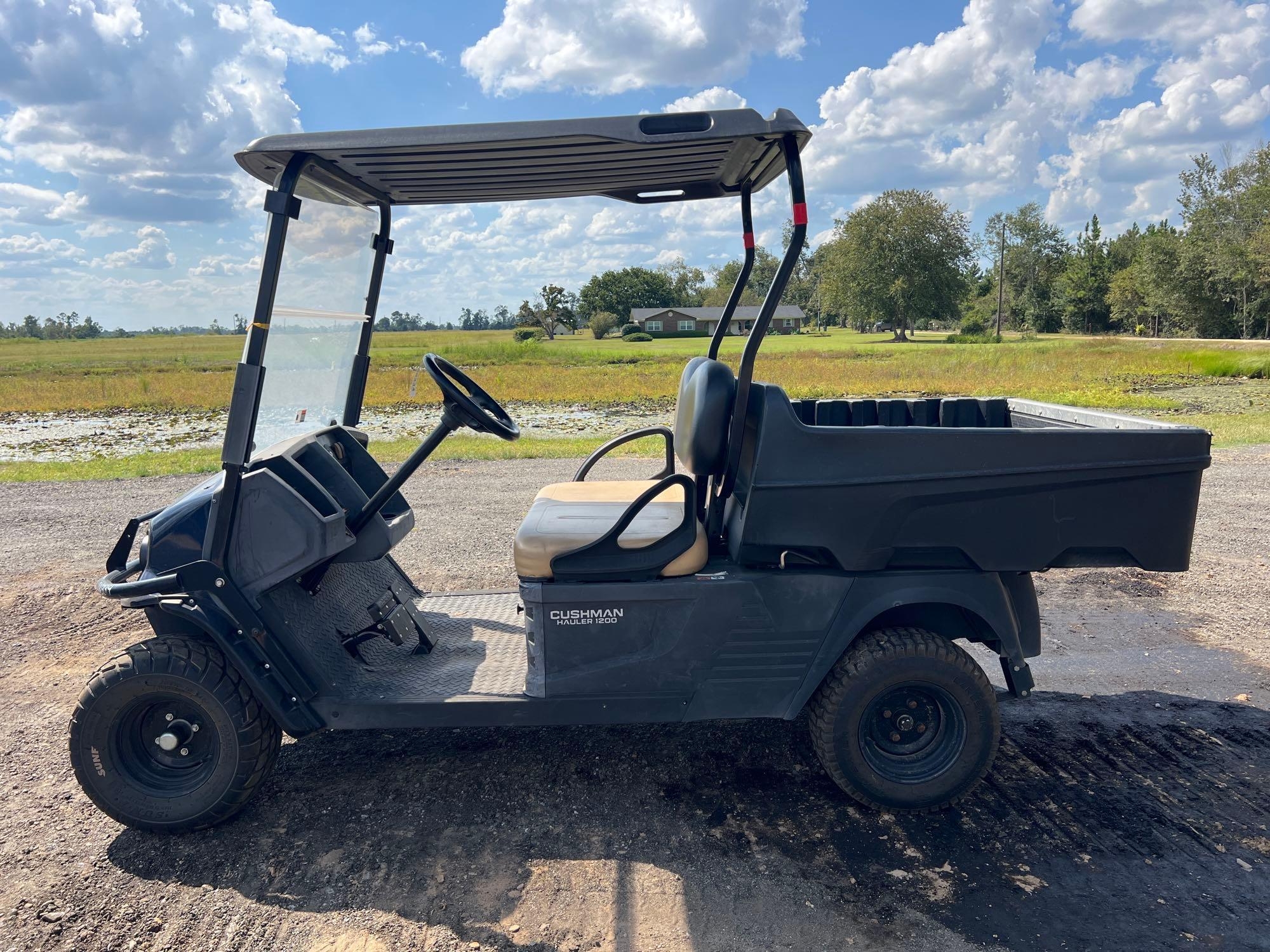 CUSHMAN HAULER 1200 GAS GOLF CART (A51406)