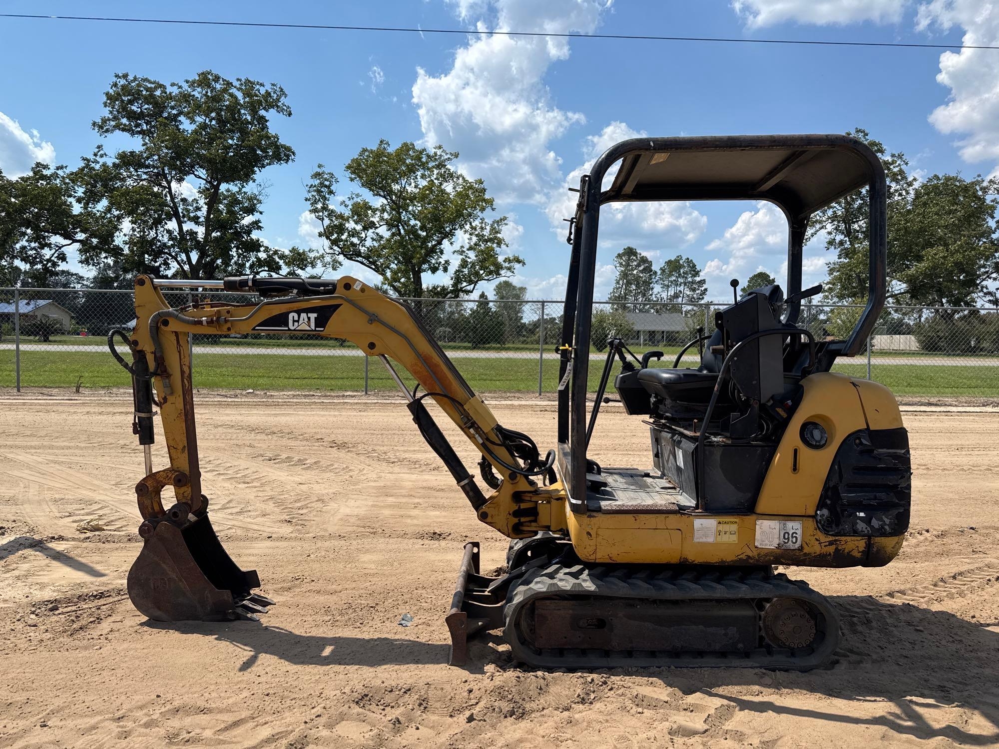 CATERPILLAR 301.5 EXCAVATOR (A51246)