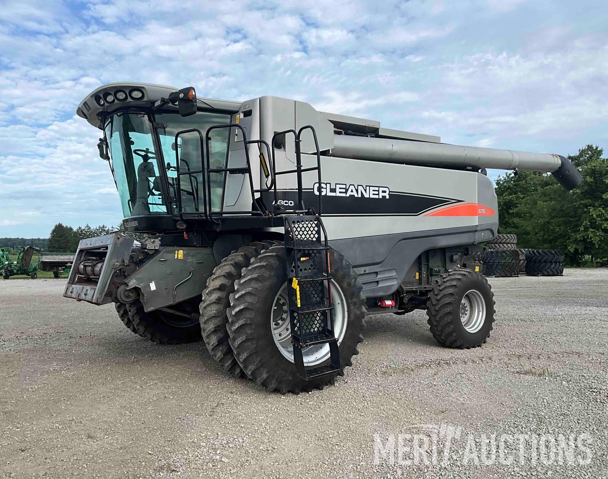 2009 Gleaner A76 combine (A50657)