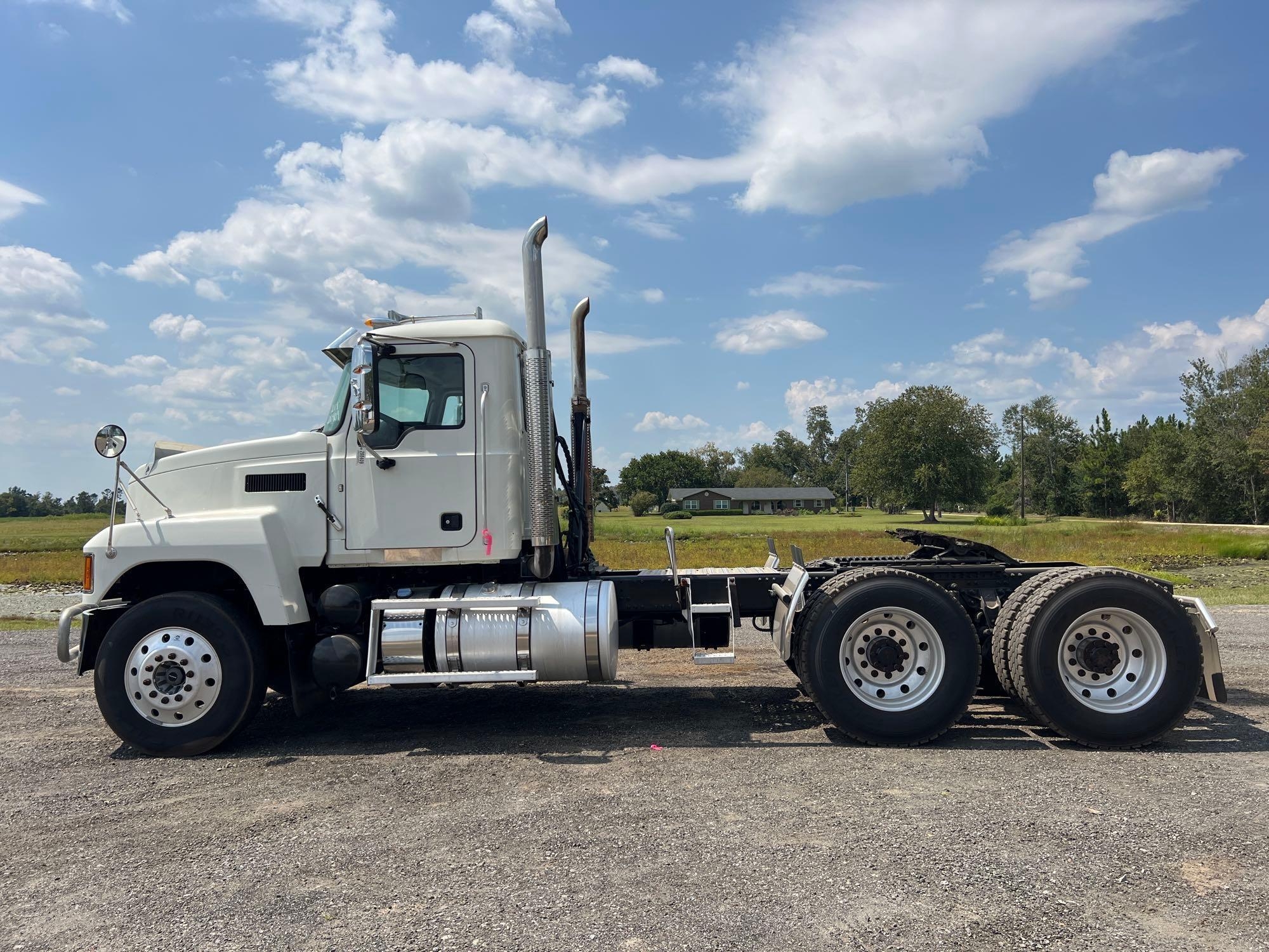 2019 MACK P164T DAYCAB ROAD TRACTOR (A51406)