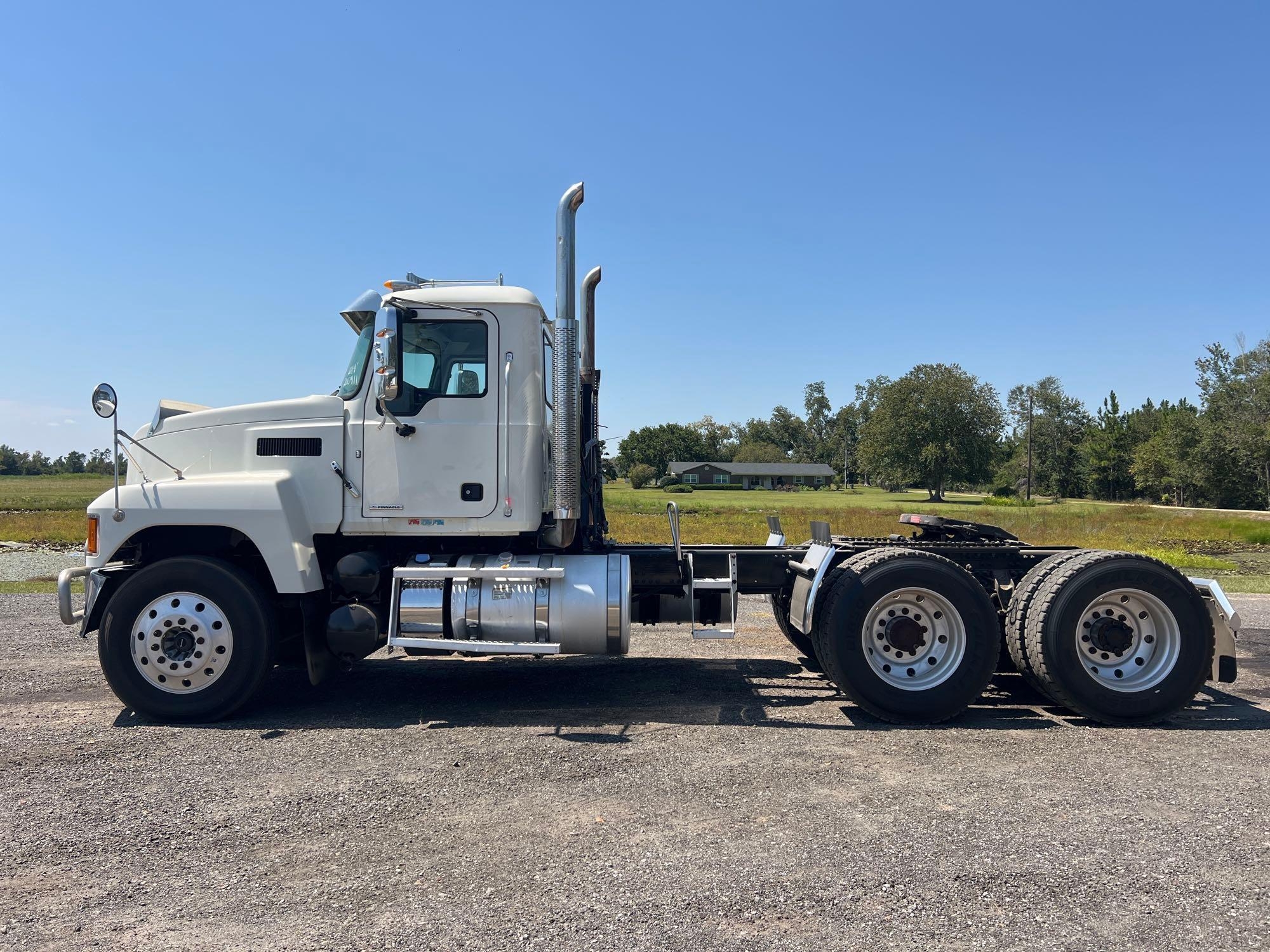2019 MACK PINNACLE P164T DAYCAB ROAD TRACTOR (A51406)