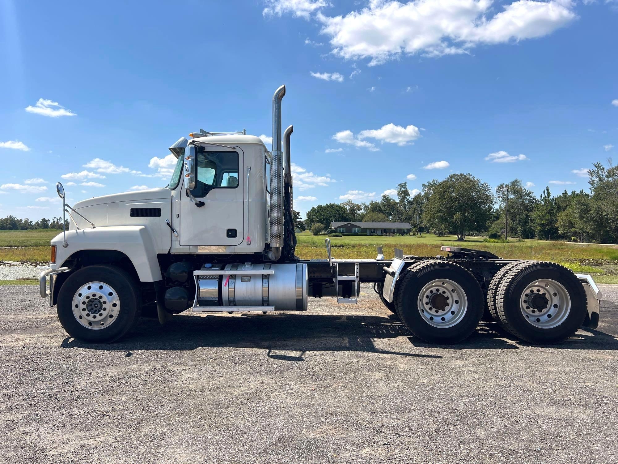 2019 MACK P164T DAYCAB ROAD TRACTOR (A51406)