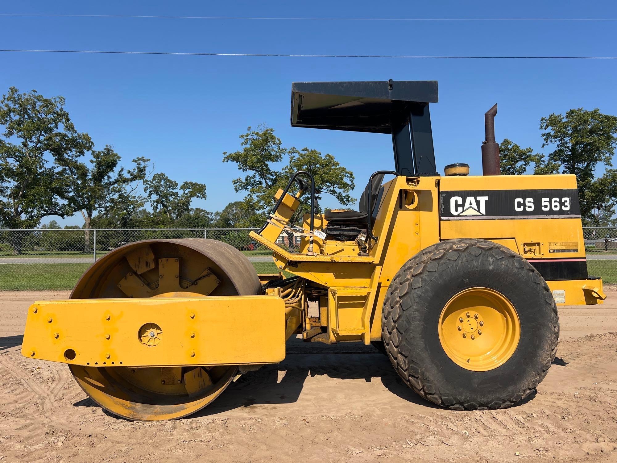 CATERPILLAR CS563 SMOOTH DRUM ROLLER (A51246)