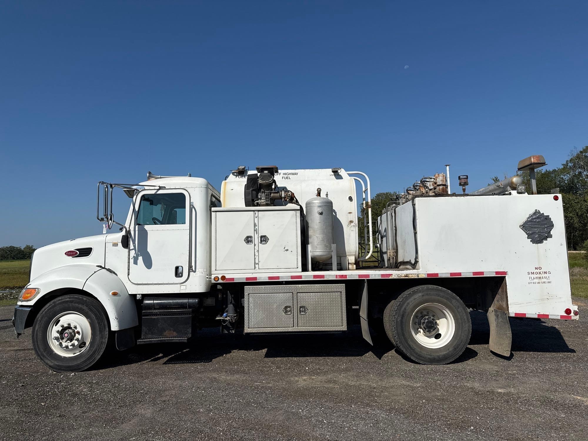 2007 PETERBILT 335 FUEL & LUBE TRUCK (A51406)