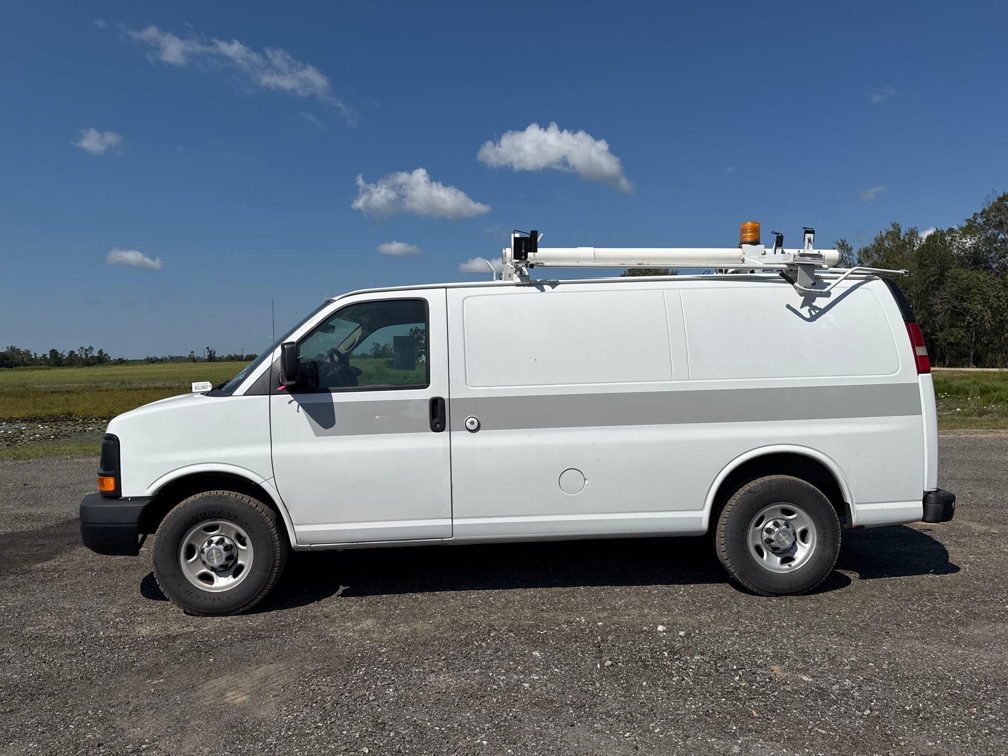 2011 CHEVROLET EXPRESS SERVICE VAN (A51406)