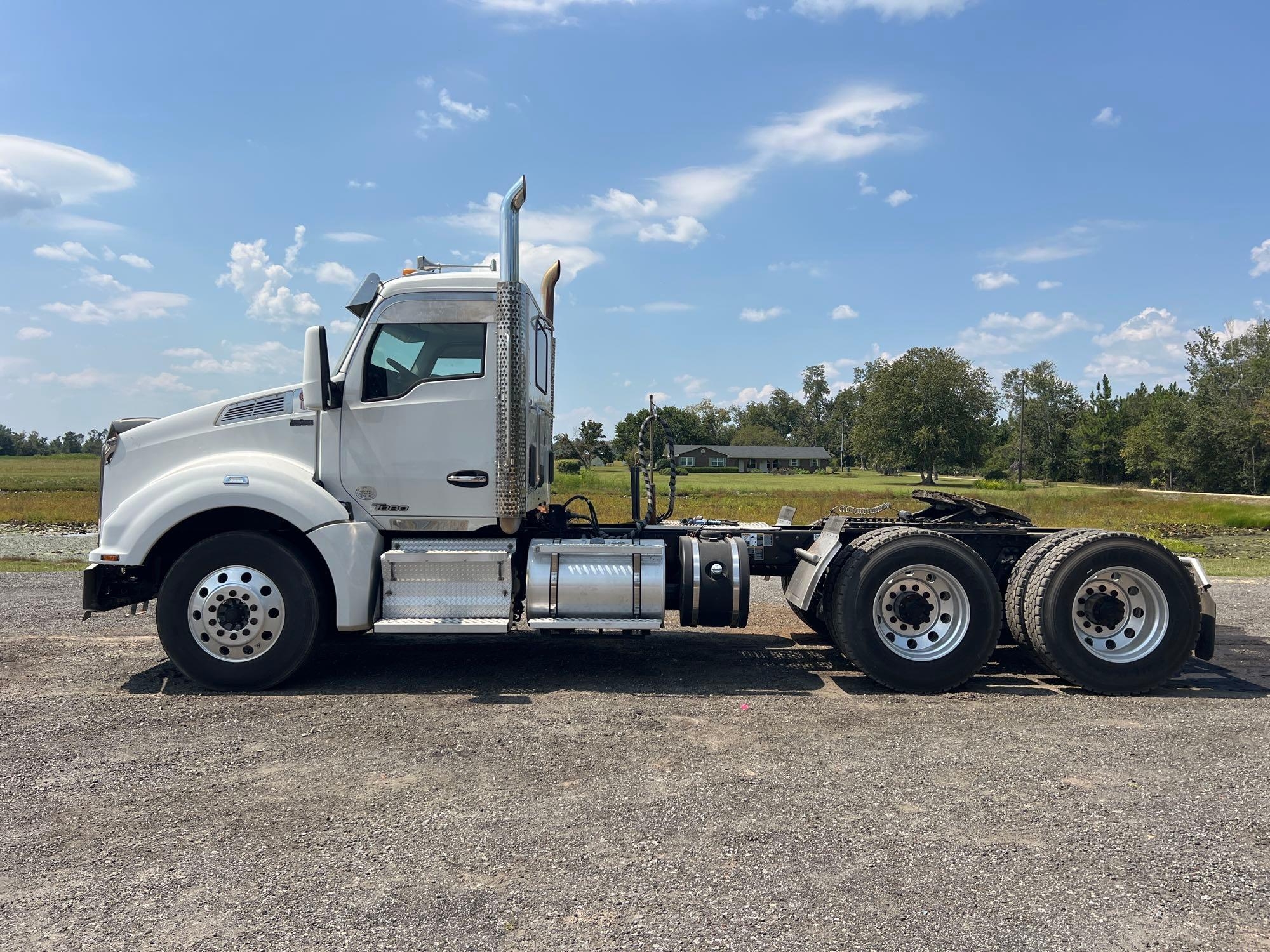 2019 KENWORTH T880 DAY CABROAD TRACTOR (A51406)