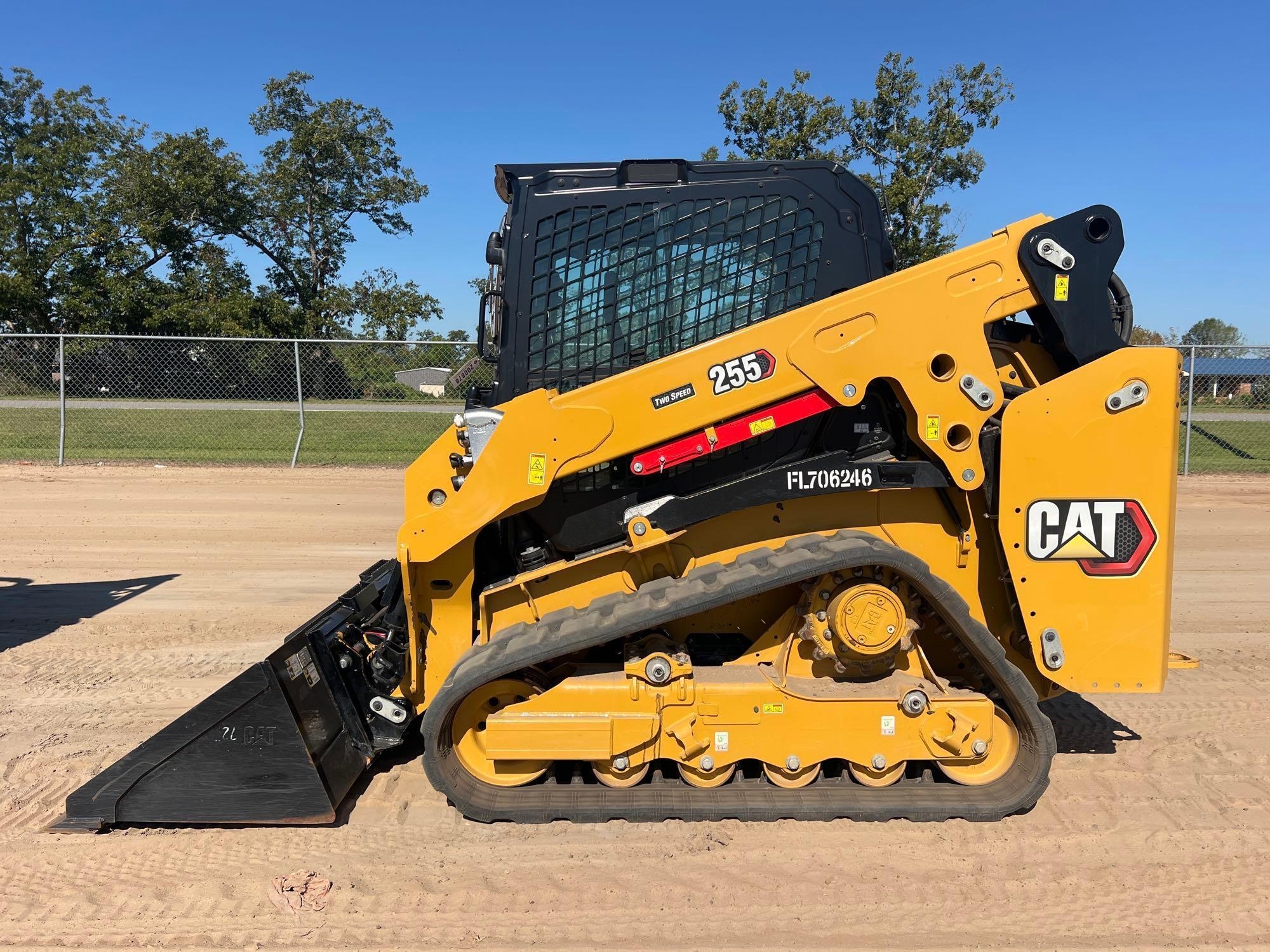 CATERPILLAR 255 SKID STEER (A52705)