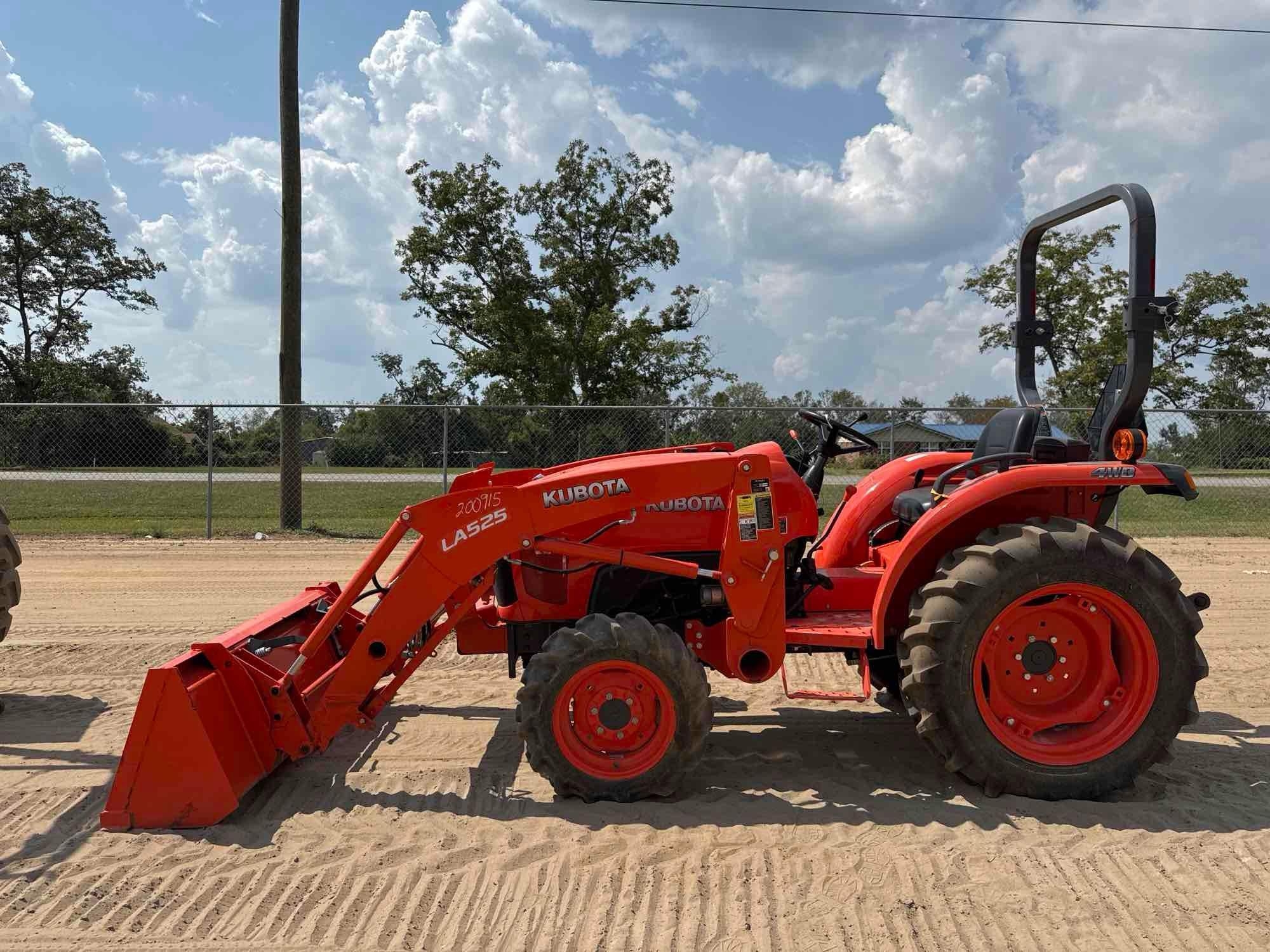 KUBOTA L2501 TRACTOR (A54756)