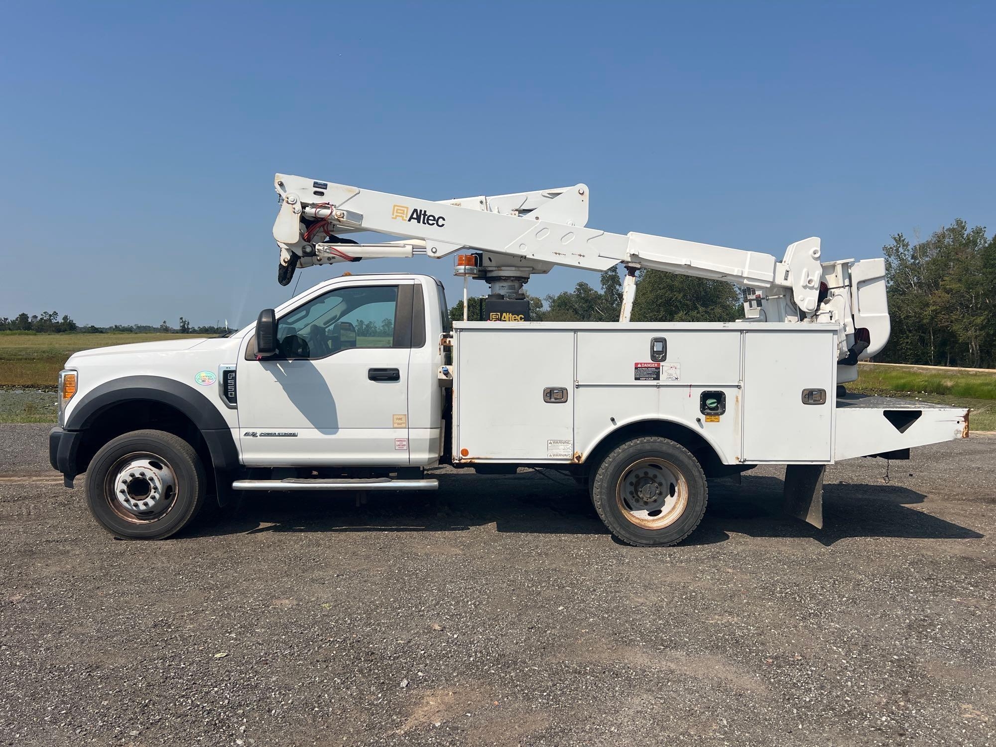 2017 FORD F550 XL BUCKET TRUCK (A51406)