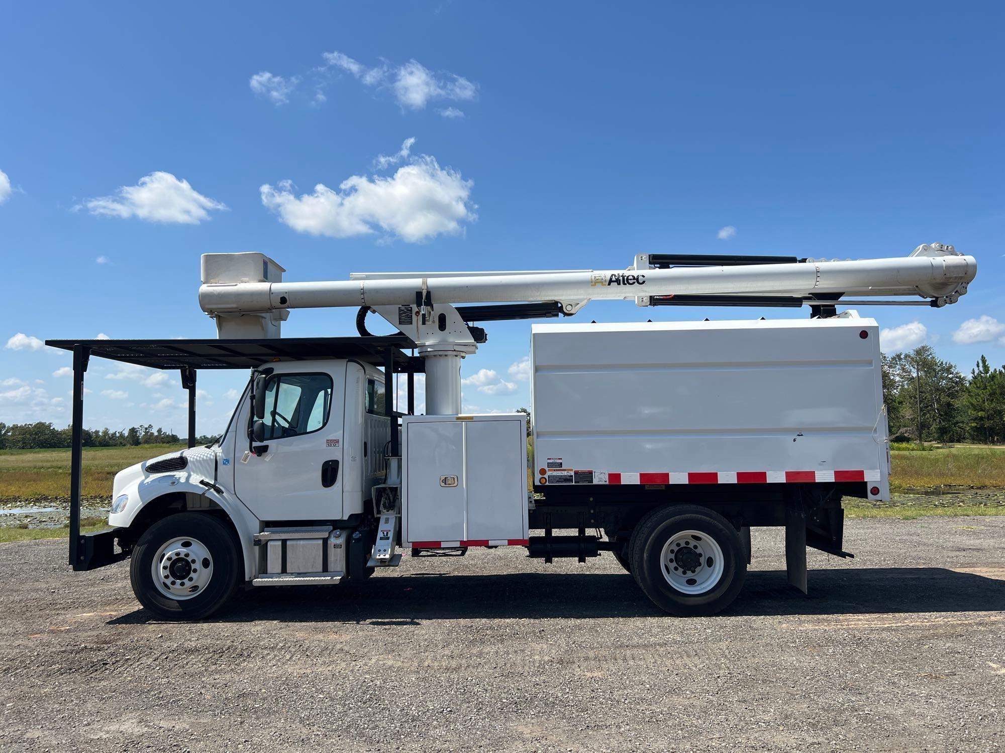 2021 FREIGHTLINER M2106 DEBRIS BUCKET TRUCK (A51406)