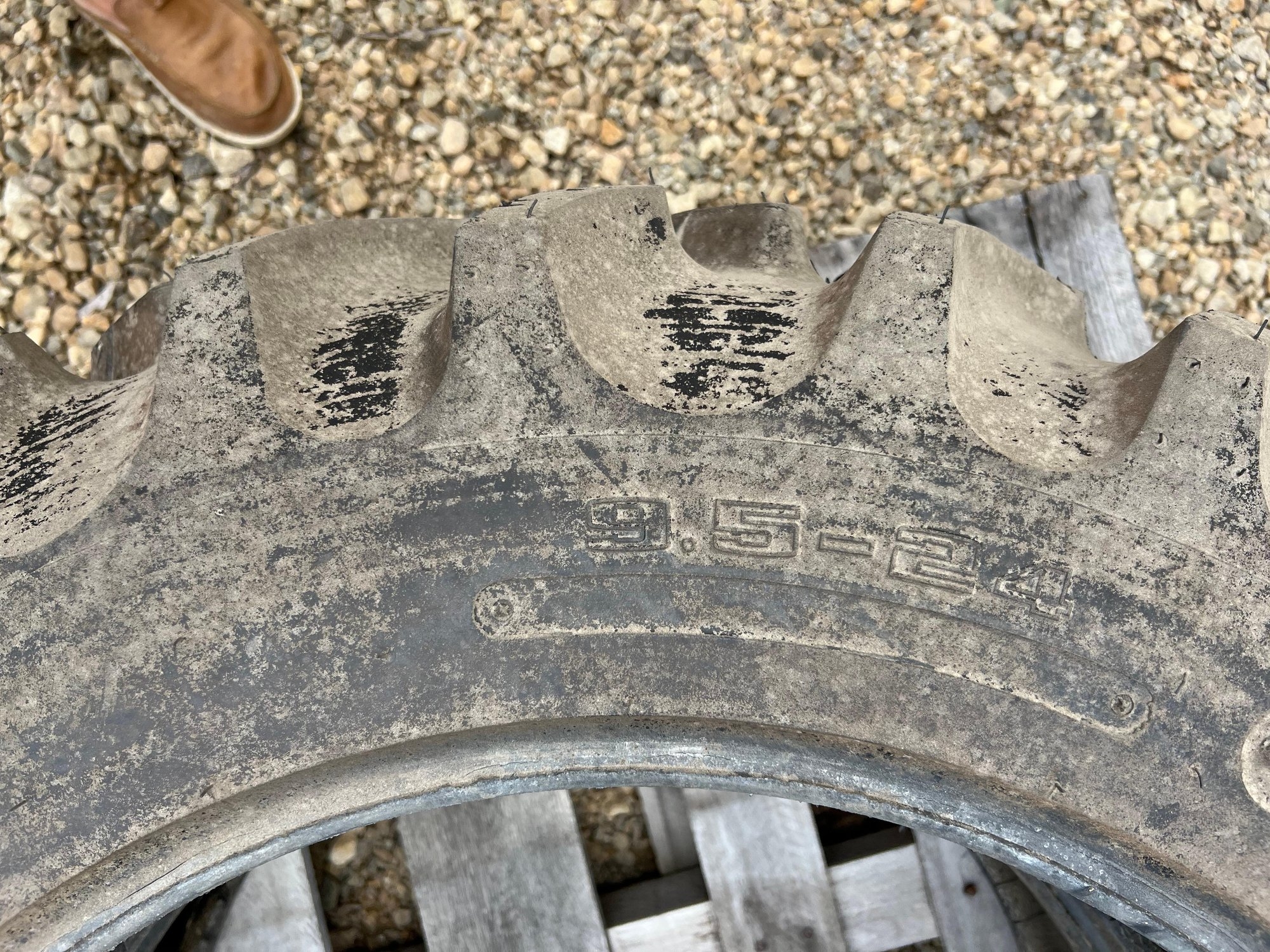 GOODYEAR SET OF 9.5-24 AG TIRES (NEW) (A52748)