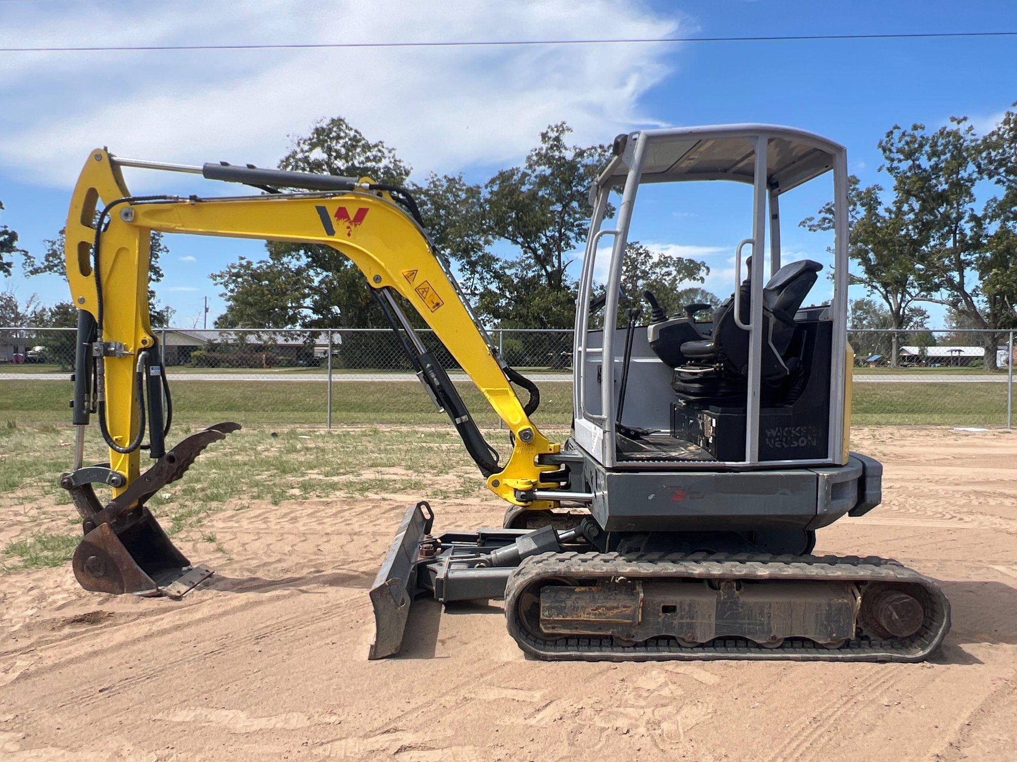 WACKER NEUSON E236 EXCAVATOR (A52705)