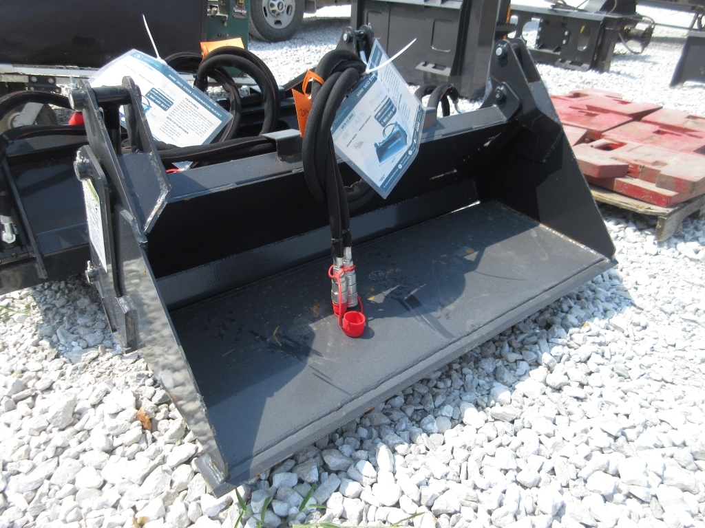 Wolverine Mini Skid Steer Combination Bucket (A50515)