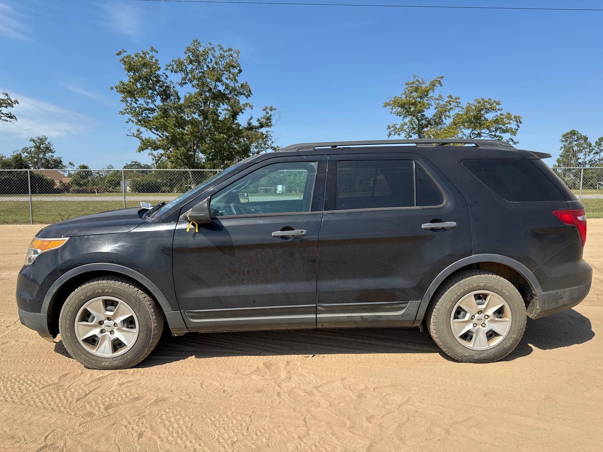 FORD SUV (A54756)