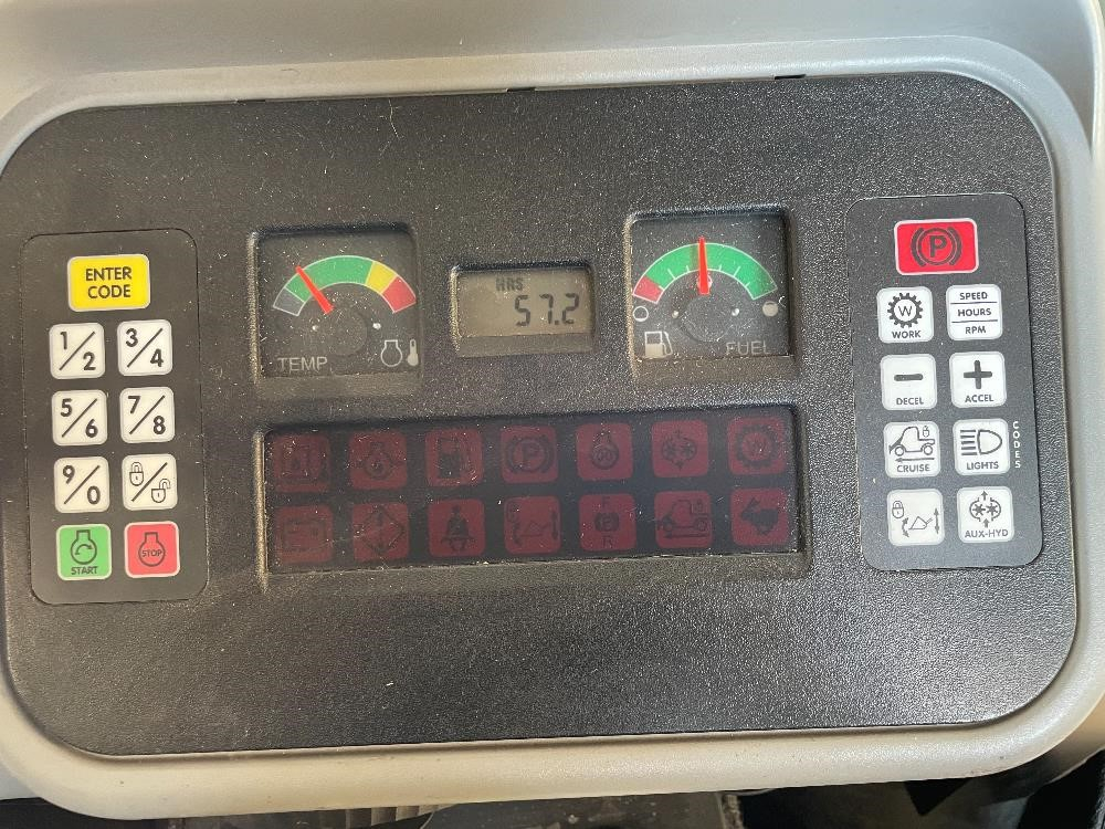 2015bobcat5610 57.2hrs.jpg