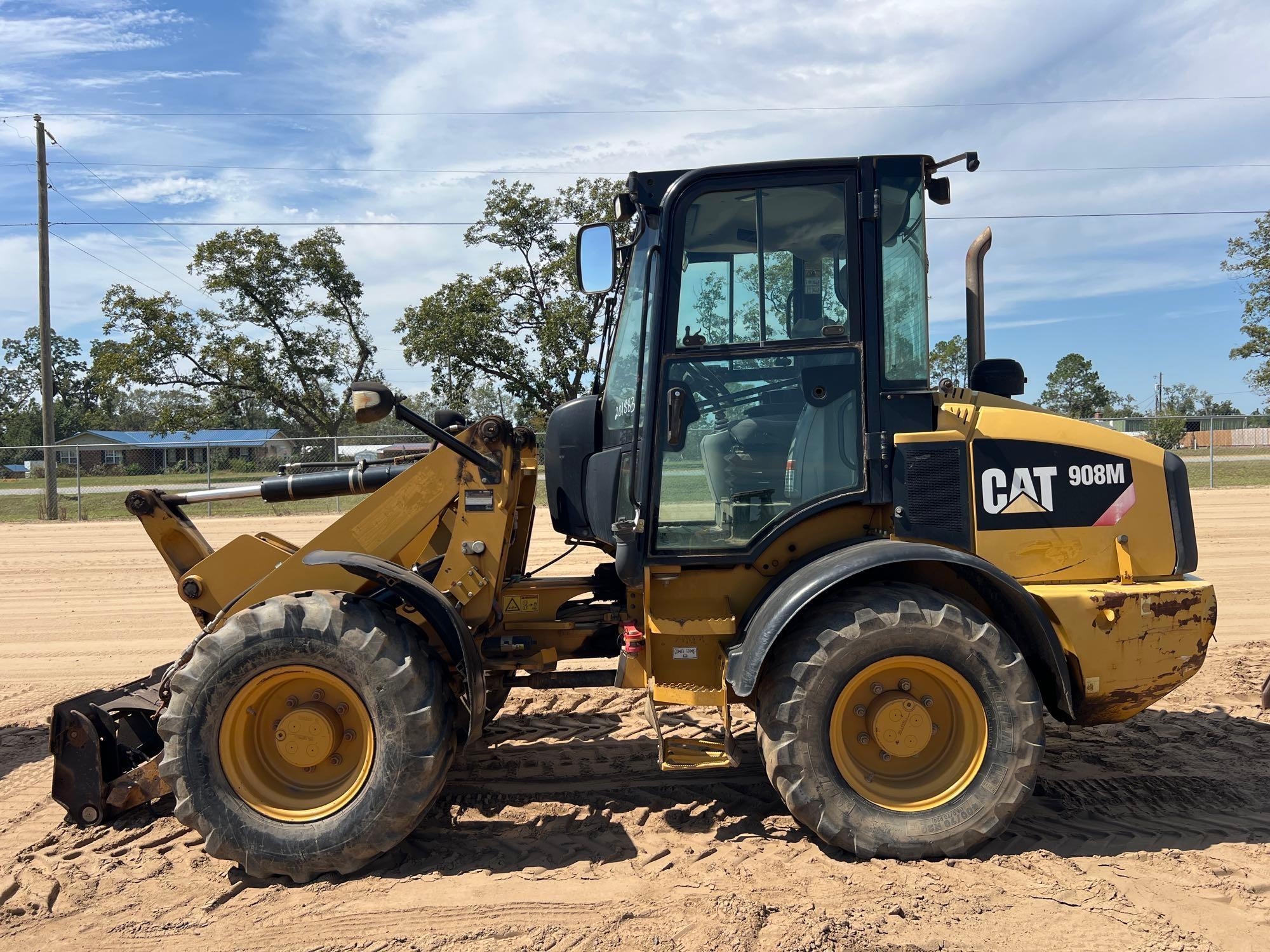 2017 CATERPILLAR 908M WHEEL LOADER (A52705)